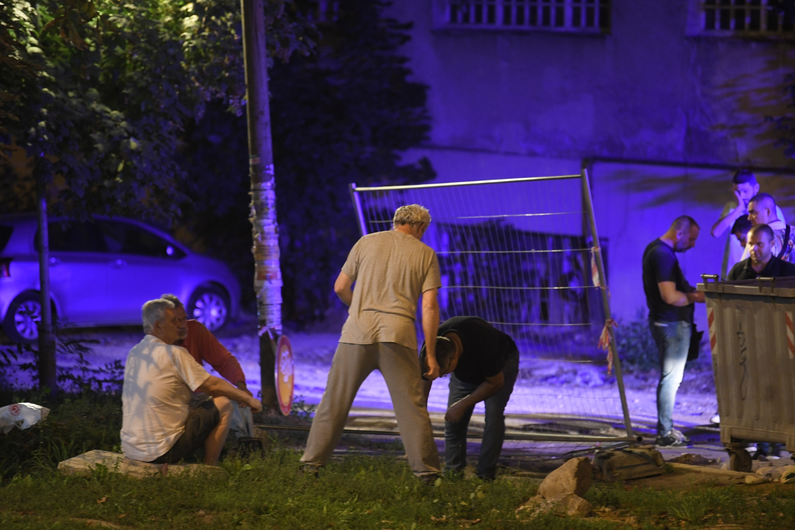 Beograd 30.08.2022. Zemun, eksplozija plina u stambenoj zgradi, evakuisani stanari, plin, eksplozija, požar, zgrada Foto: Dragan Mujan/Nova.rs