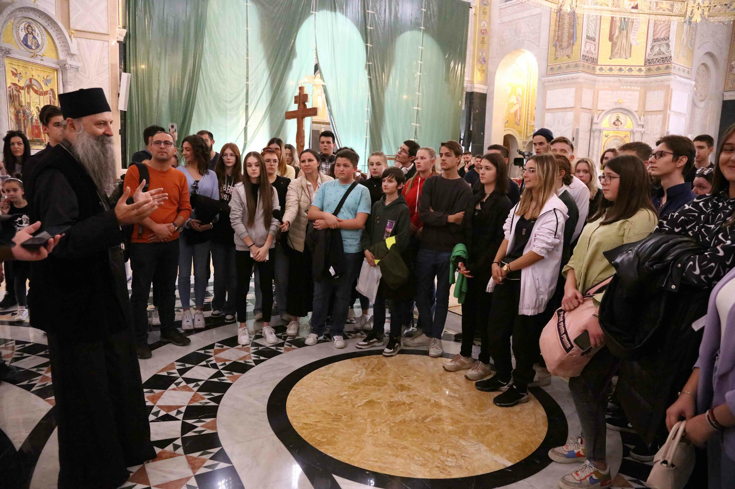 Patrijarh Porfirije sa gimnazijalcima iz Zagreba: Hram Svetog Save je mesto molitve za mir među svim ljudima