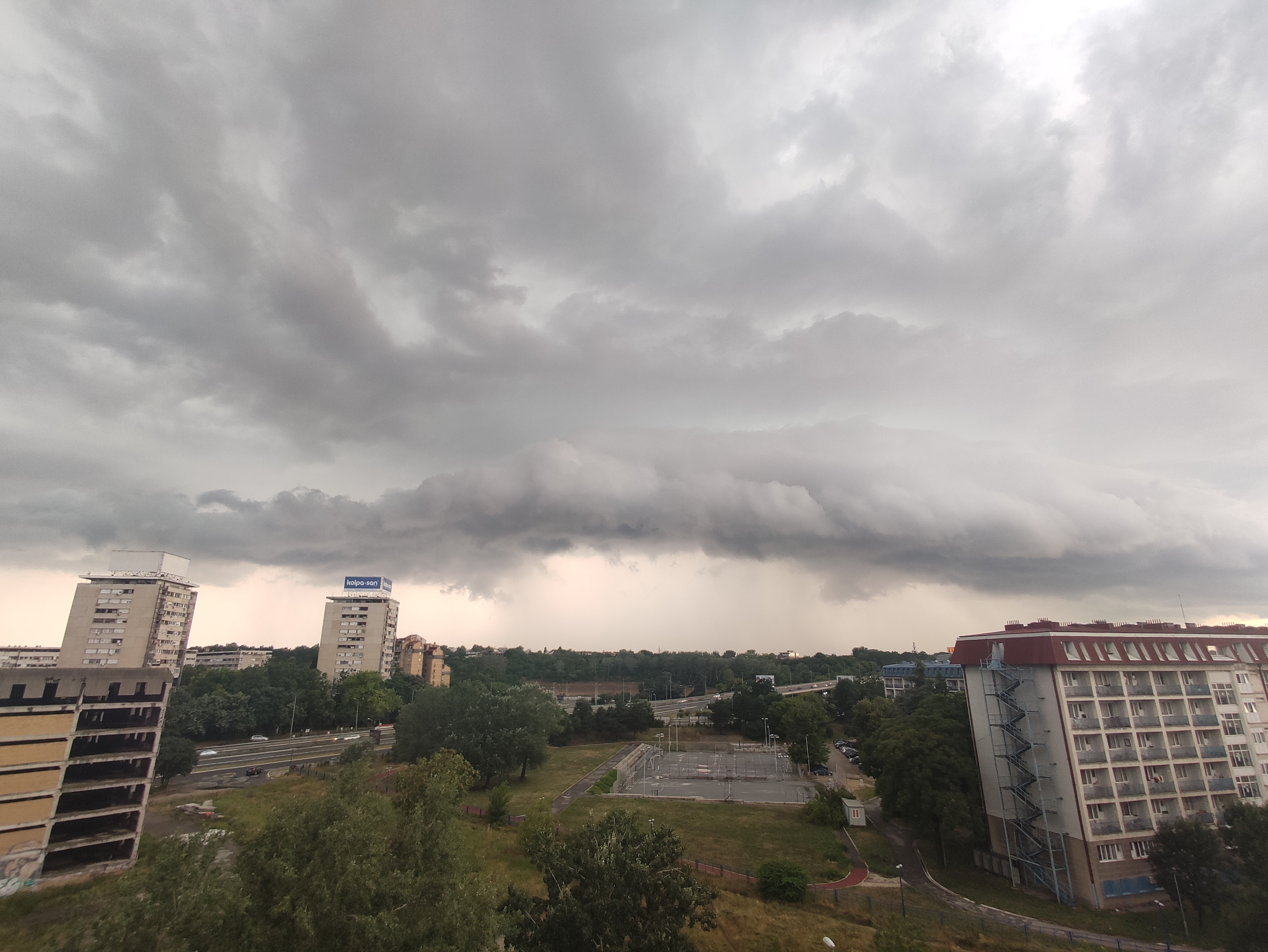 Beograd 25. jun 2022. Kisa pljusak u Beogradu, vreme, prognoza, oblacno, Foto:Vesna Lalić/Nova.rs