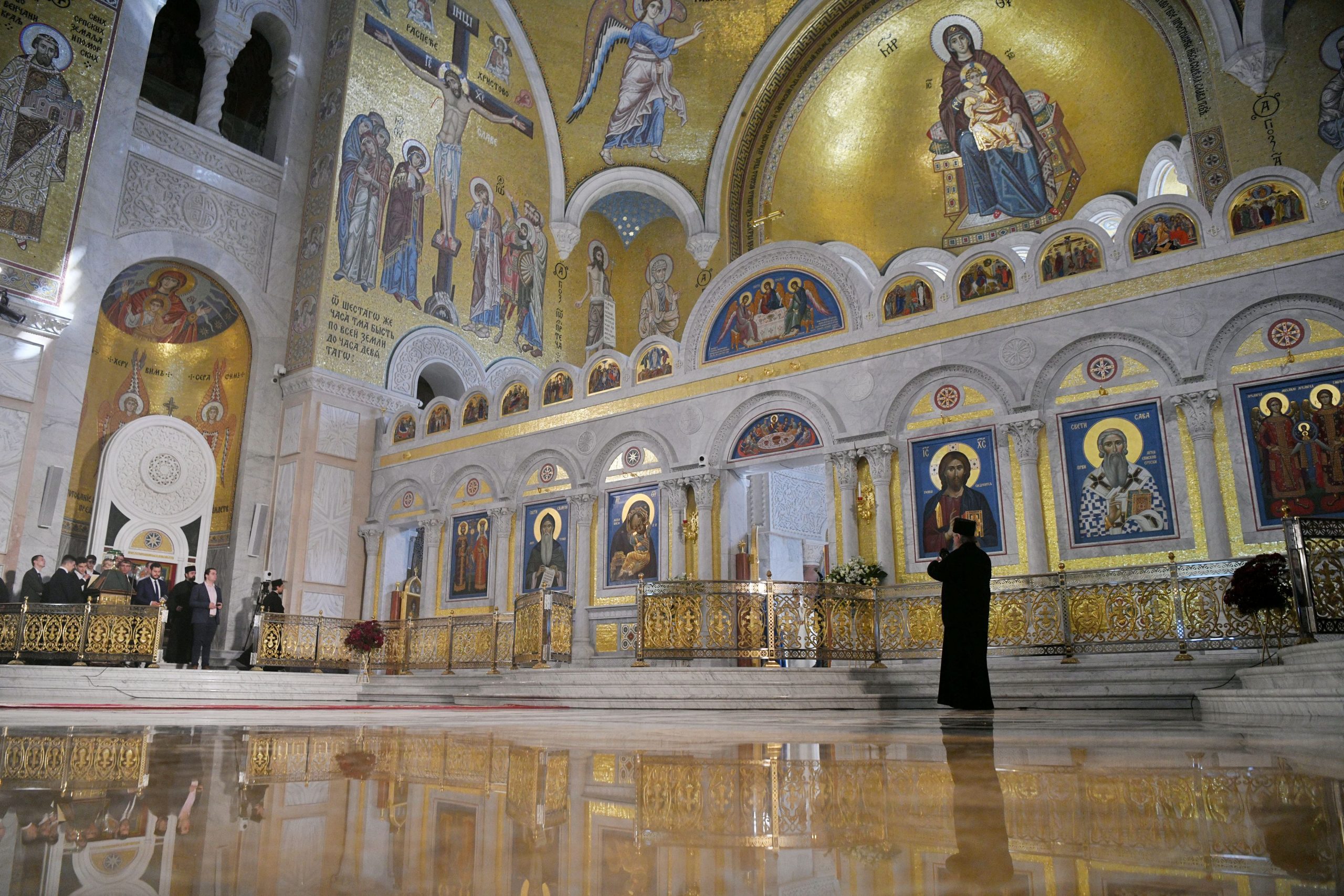 Beograd 19.05.2022. , arhiepiskop ohridski i makedonski Stefan,patrijarh srpski Porfirije,  Hram Svetog Save, Liturgija pomirenja SPC i Ohridske arhiepiskopije, Ohridske arhiepiskopija, makedonska crvka, srpska crkva, pomirenje, , pravoslavna pravoslavna