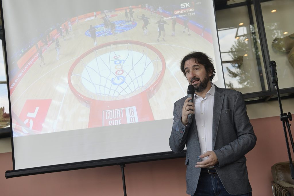 Beograd, 27.09.2022. Beograd na vodi, Kafeterija BW -  FIBA i SK organizuju gledanje utakmice reprezentacije Srbije na Svetskom prvenstvu u kosarci. kosarka utakmica gledanje Foto: Goran Srdanov/Nova.rs