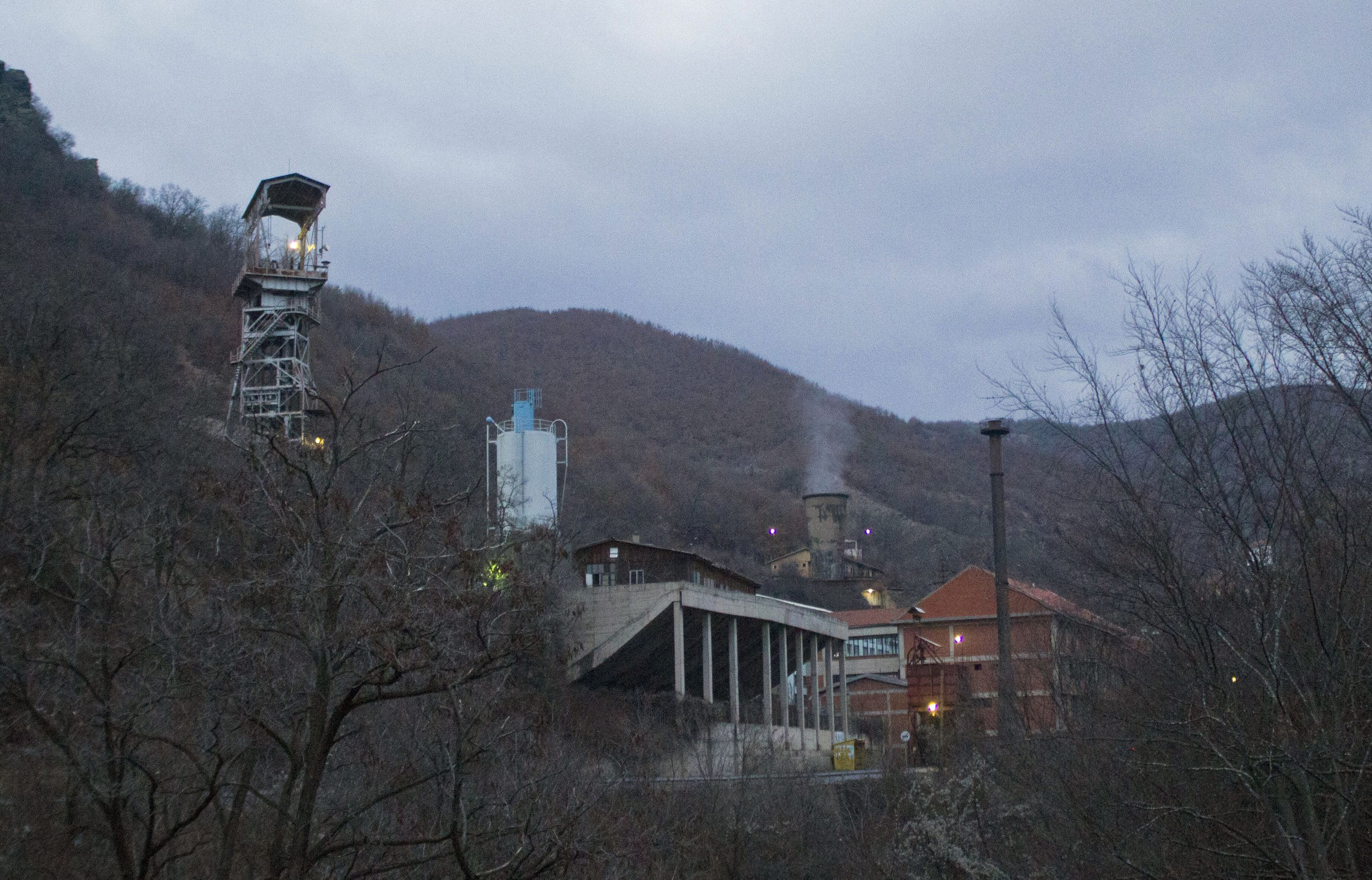 Miners strike after government backtrack on nationalisation, Trepca, Kosovo - 20 Jan 2015