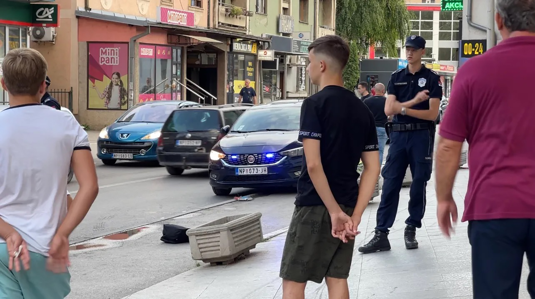 Pretučen mladić u centru Novog Pazara, inspektor u civilu sprečio krvoproliće, Novi Pazar