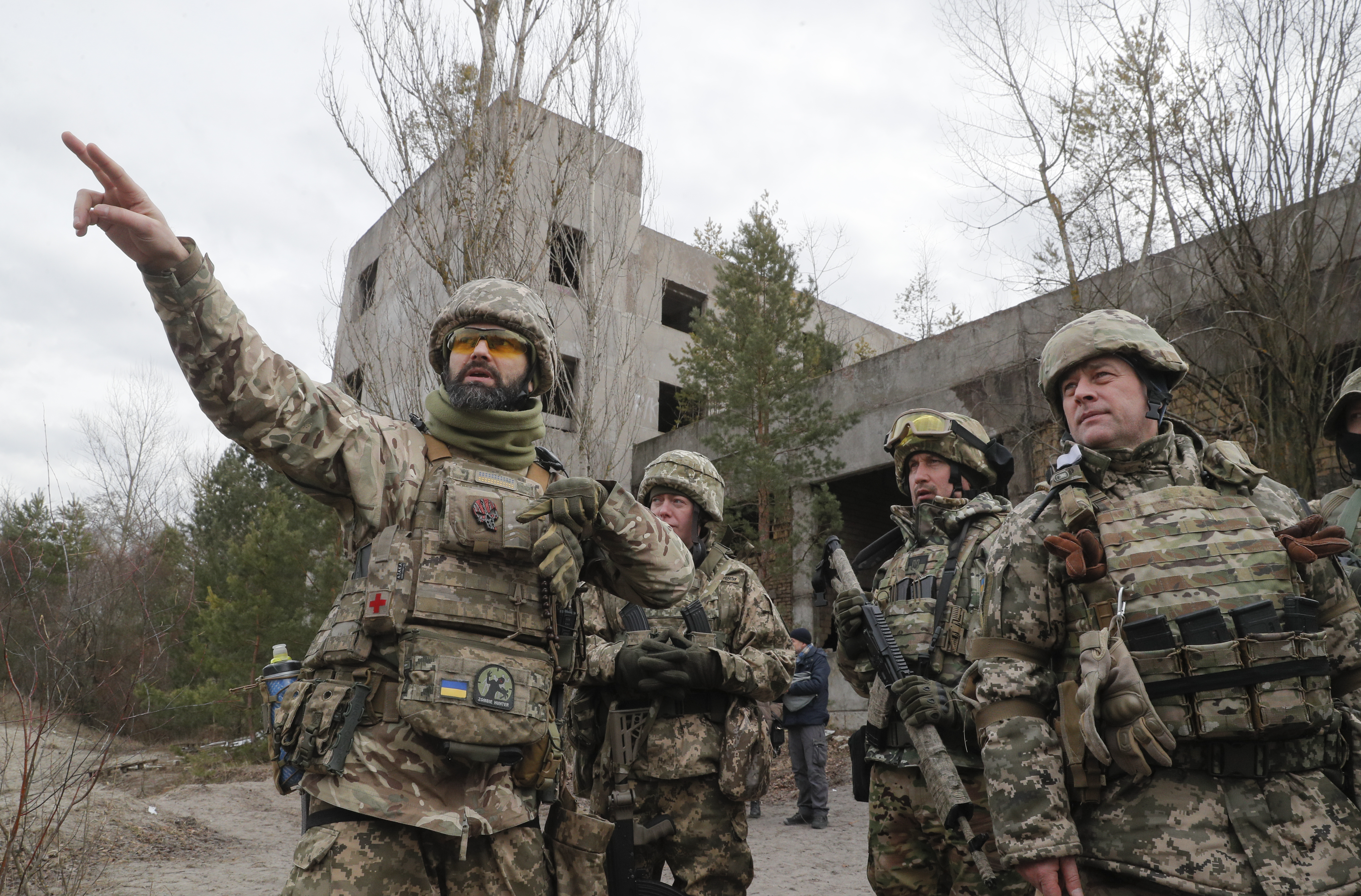 Ukrainian Territorial Defense reservists conduct military exercise near Kiev