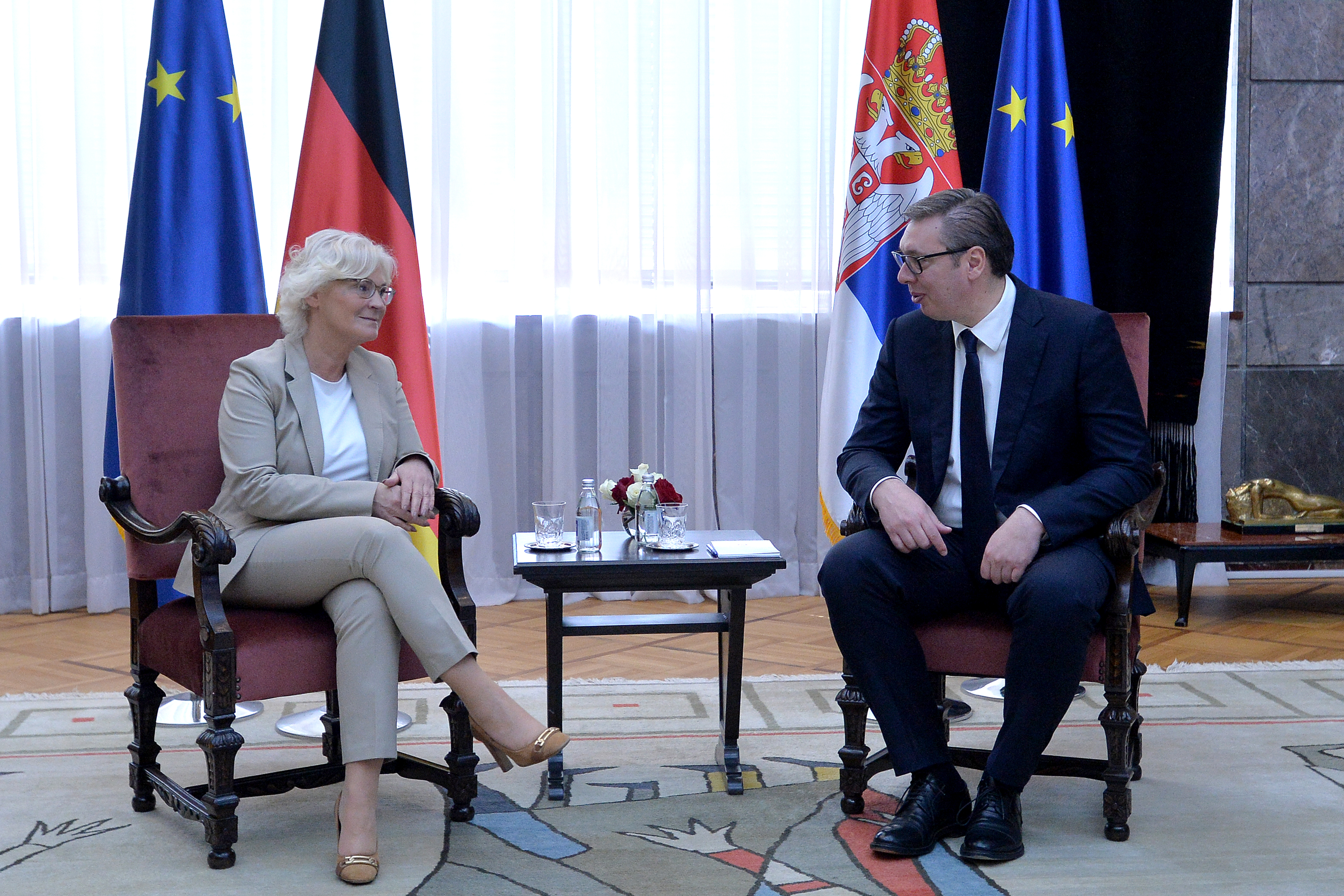 Beograd, 5. maja 2022.- Predsednik Aleksandar Vucic sastao se danas u Beogradu sa nemackom ministarkom odbrane Kristin Lambreht , koja boravi u poseti Zapadnom Balkanu.  FOTO TANJUG/ZORAN ZESTIC/ bg