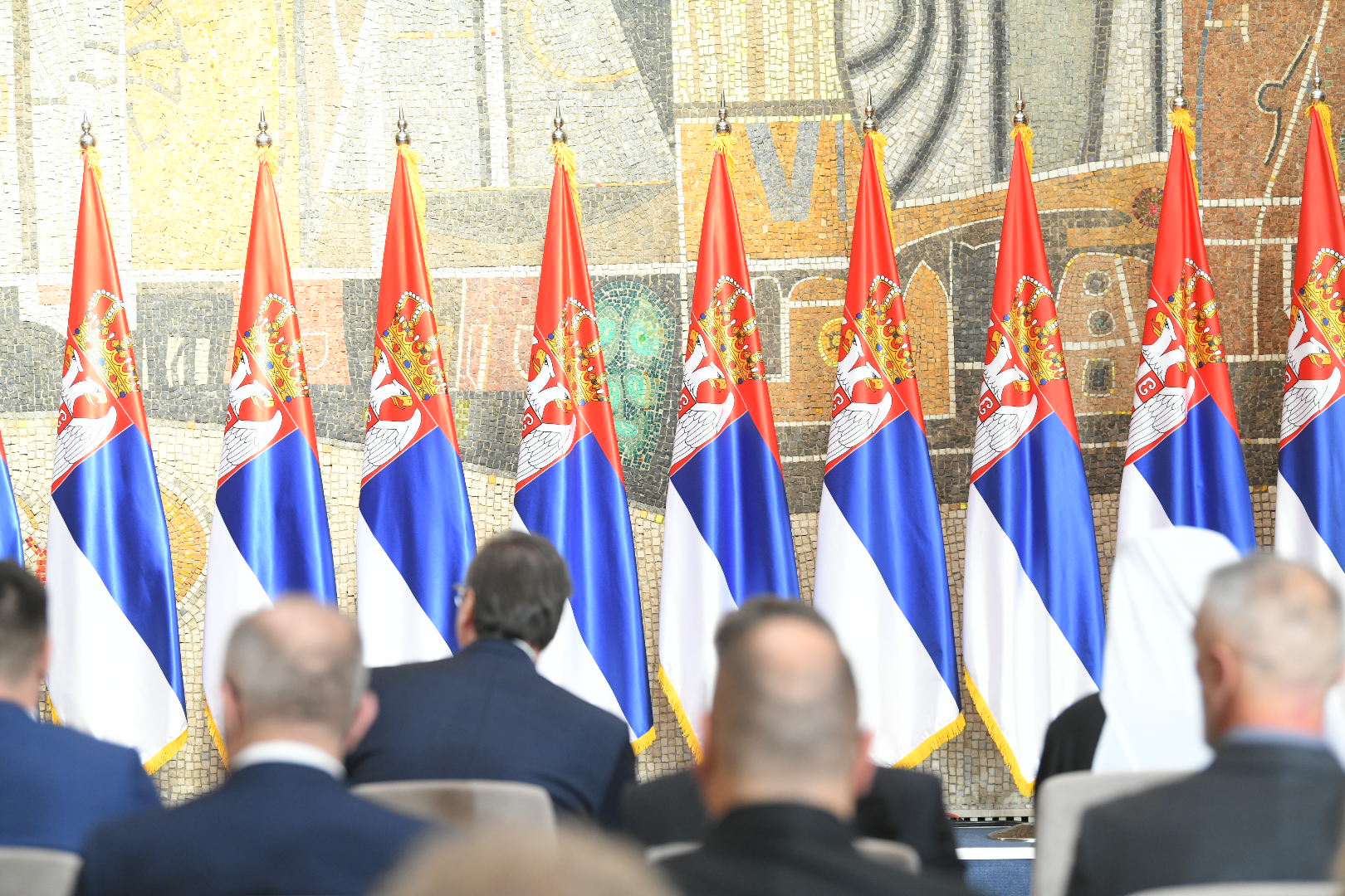 Beograd 15.02.2022. Zastava Srbije, zastave Srbije. Dan državnosti, Sretenje, ordenje, Orden Republike Srbije, dodela ordenja, odlikovanja, odlikovanje, orden, Palata Srbija Foto: Nemanja Jovanović/Nova.rs