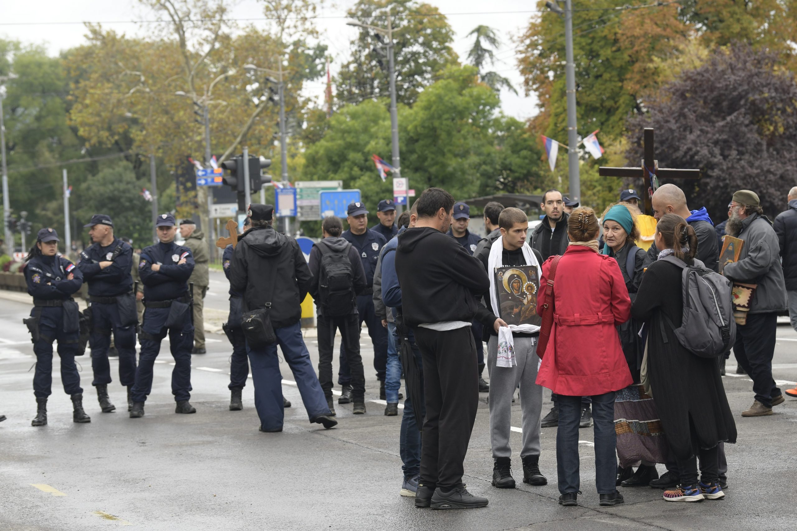 Beograd, 17.09.2022. Takovska, Kosovska ulica, skupljaju se vernici, kontraskup, anti gej parada, anti prajd protest, Kontraskup, policija, zatvorene ulice, litijaši Foto: Goran Srdanov/Nova.rs