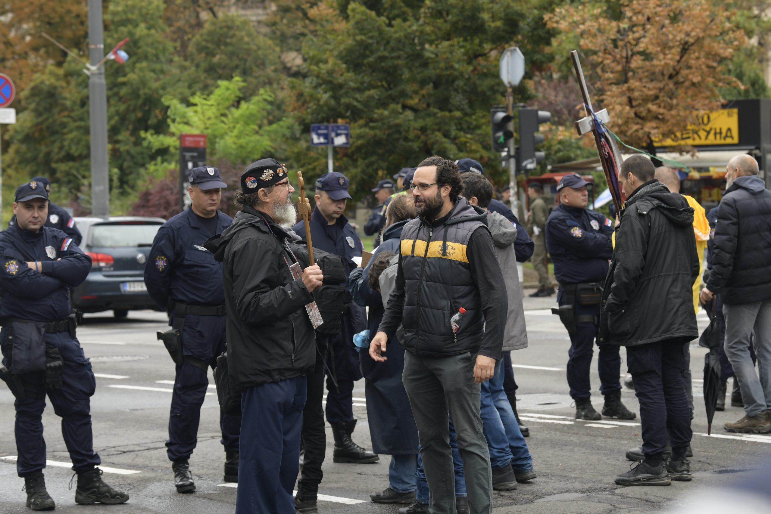 Beograd, 17.09.2022. Takovska, Kosovska ulica, skupljaju se vernici, kontraskup, anti gej parada, anti prajd protest, Kontraskup, policija, zatvorene ulice, litijaši Foto: Goran Srdanov/Nova.rs