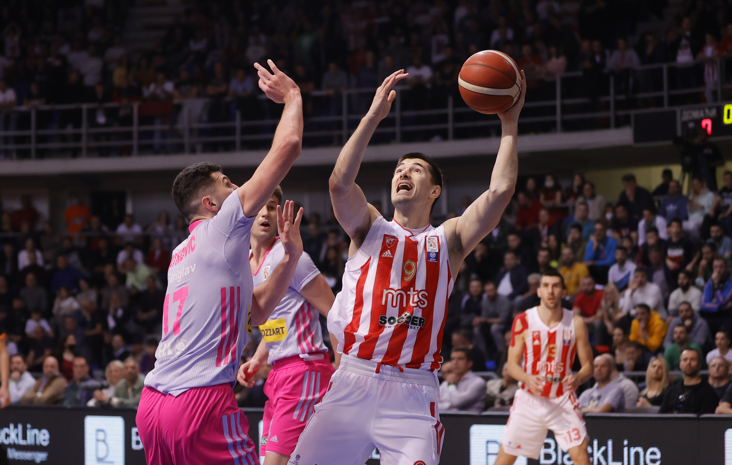 zvezda-mega-krk-120254