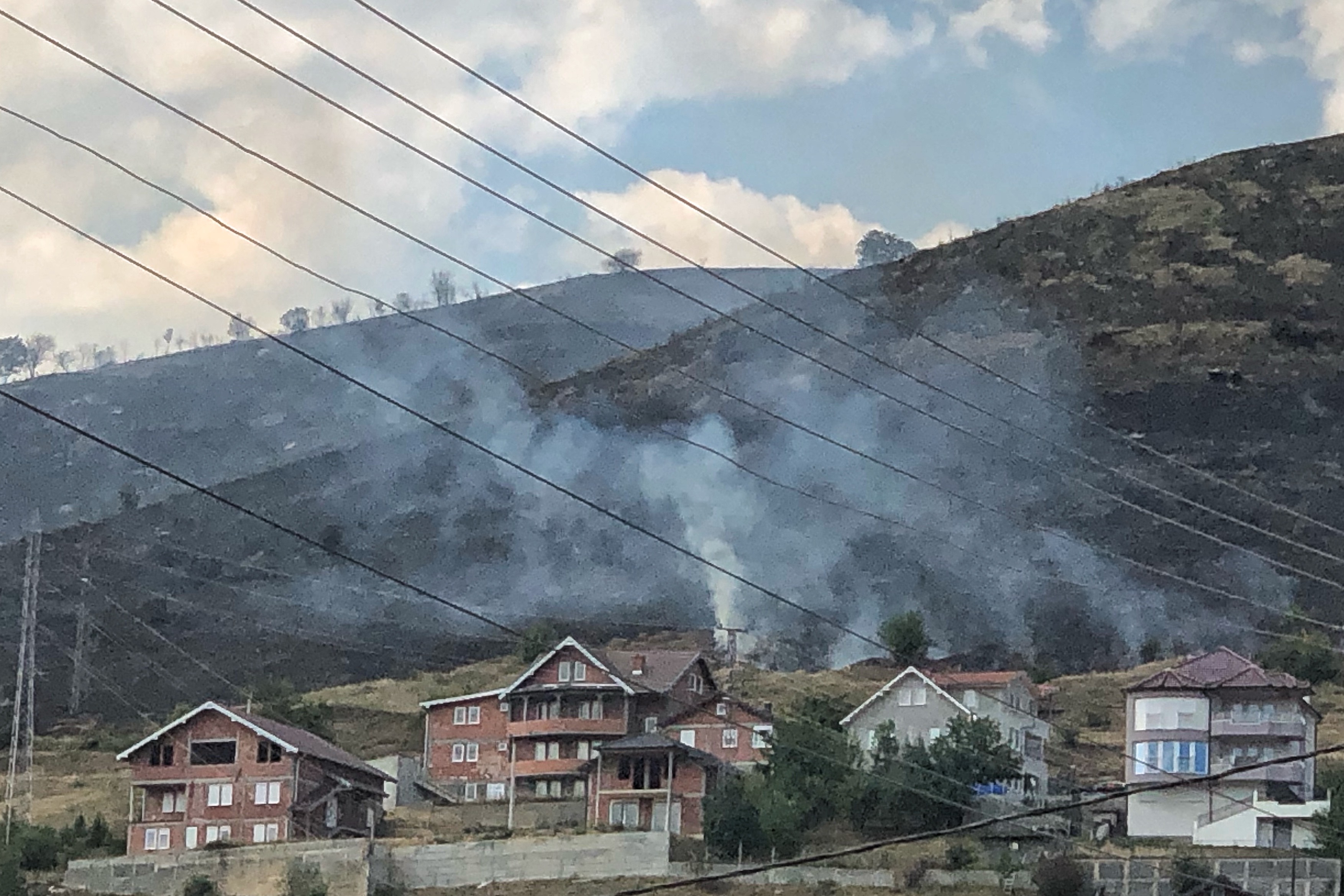gori brdo iznad novog pazara, novi pazar pozar 26.07.2022