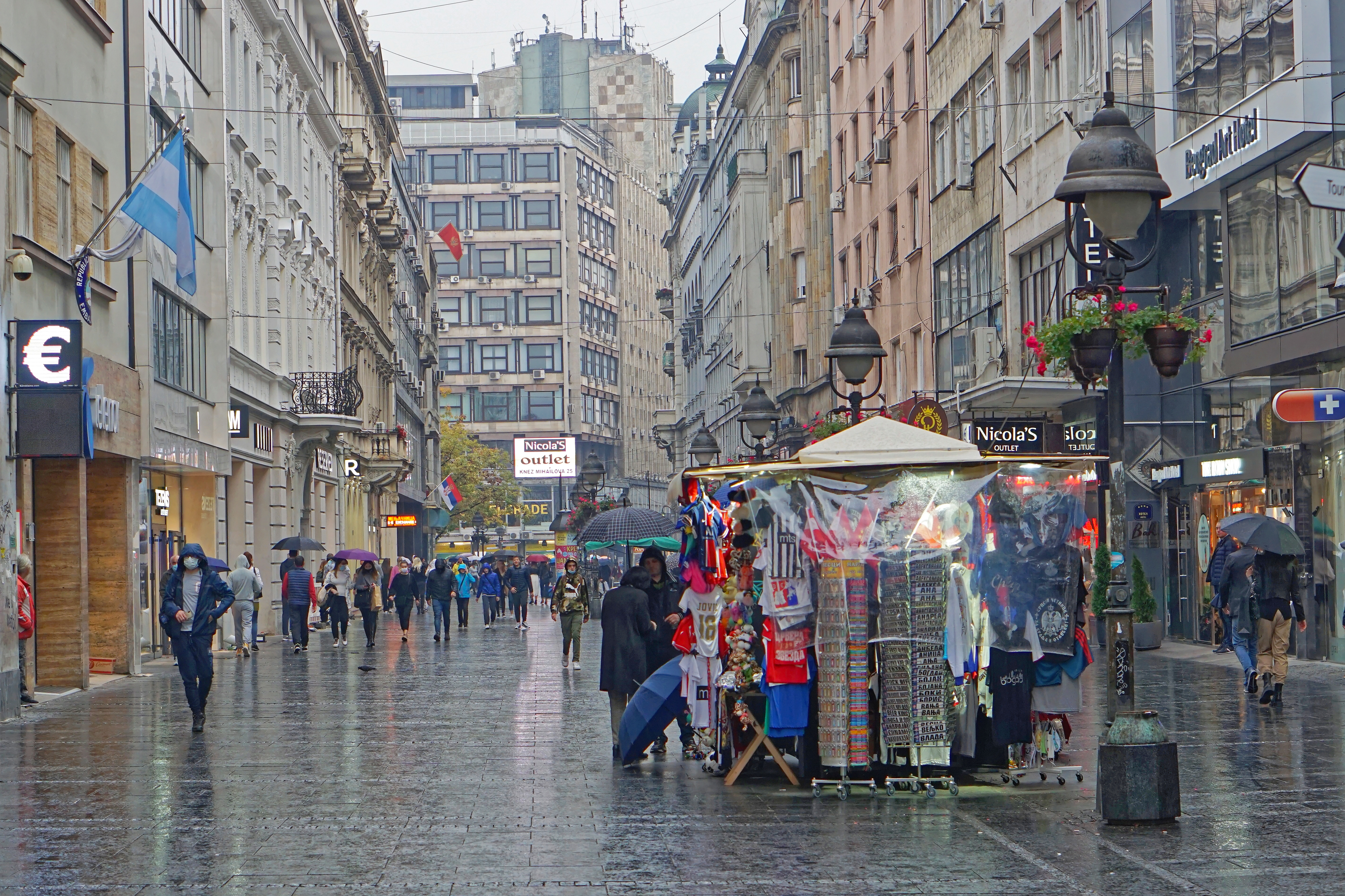 Belgrade,,Serbia,-,October,24,,2020:,People,Walking,At,Knez