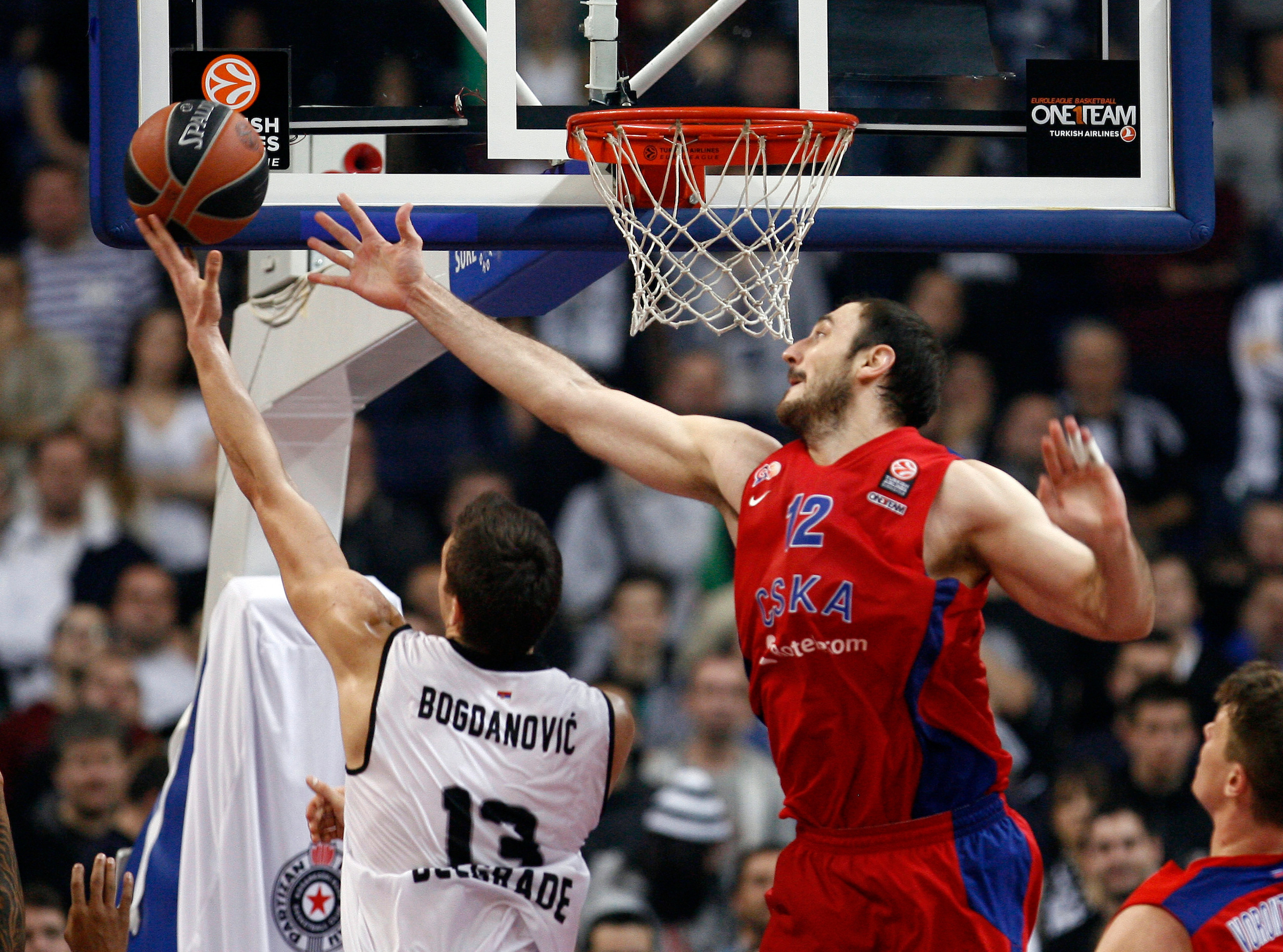 Bogdan Bogdanovic Nenad Krstic Euroleague basketball game between Partizan and CSKA in Belgrade Arena on January 17, 2014. in Belgrade, Serbia (credit image &amp; photo: Pedja Milosavljevic / STARSPORT / +318 64 1260 959 / thepedja@gmail.com)