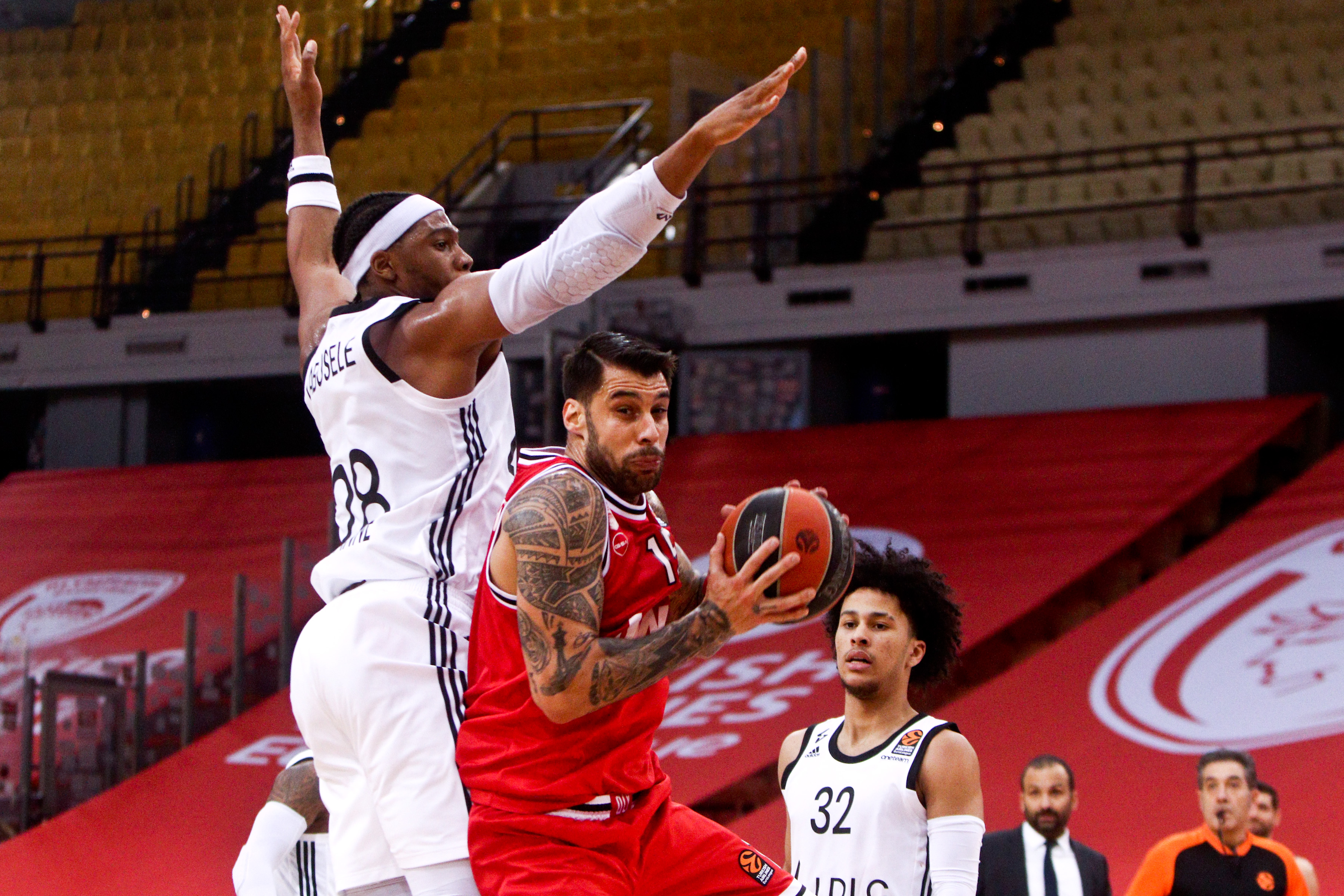 Olympiacos Piraeus vs LDLC Asvel Villeurbanne