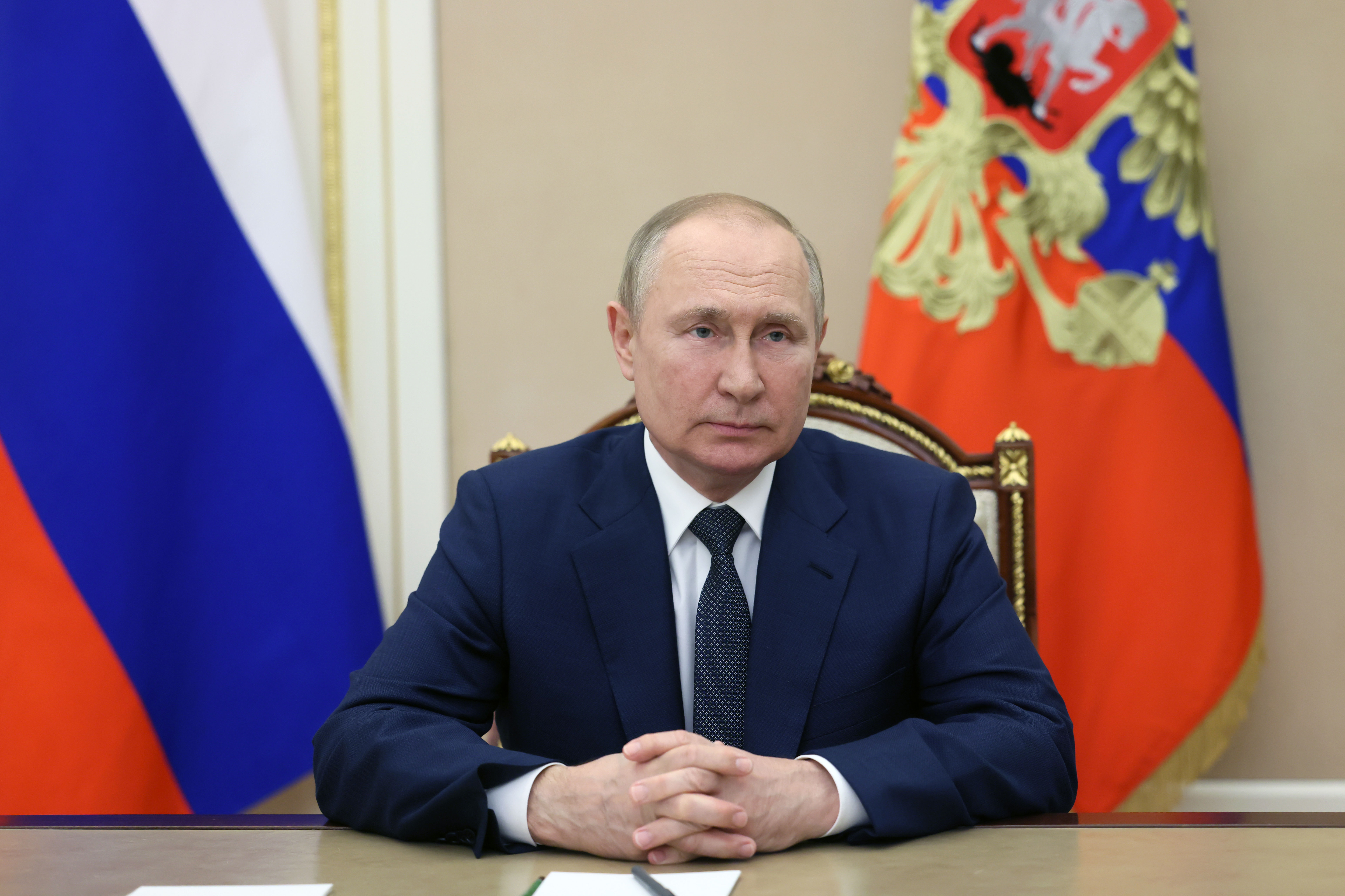 epa10045339 Russian President Vladimir Putin delivers his speech via teleconference to participants of the IX Forum of Regions of Russia and Belarus in Moscow, Russia, 01 July 2022.  EPA-EFE/MIKHAIL METZEL / SPUTNIK / KREMLIN POOL MANDATORY CREDIT