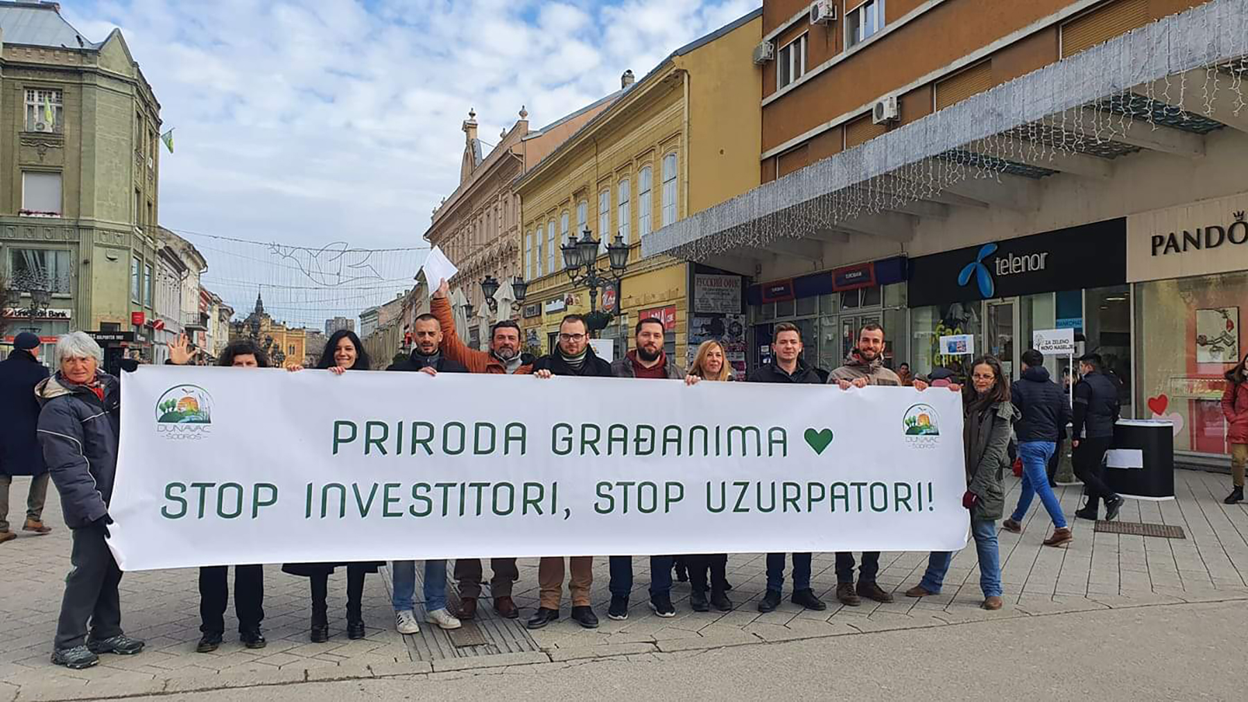 Aktivisti EF sa potpisima protiv GUP novi sad