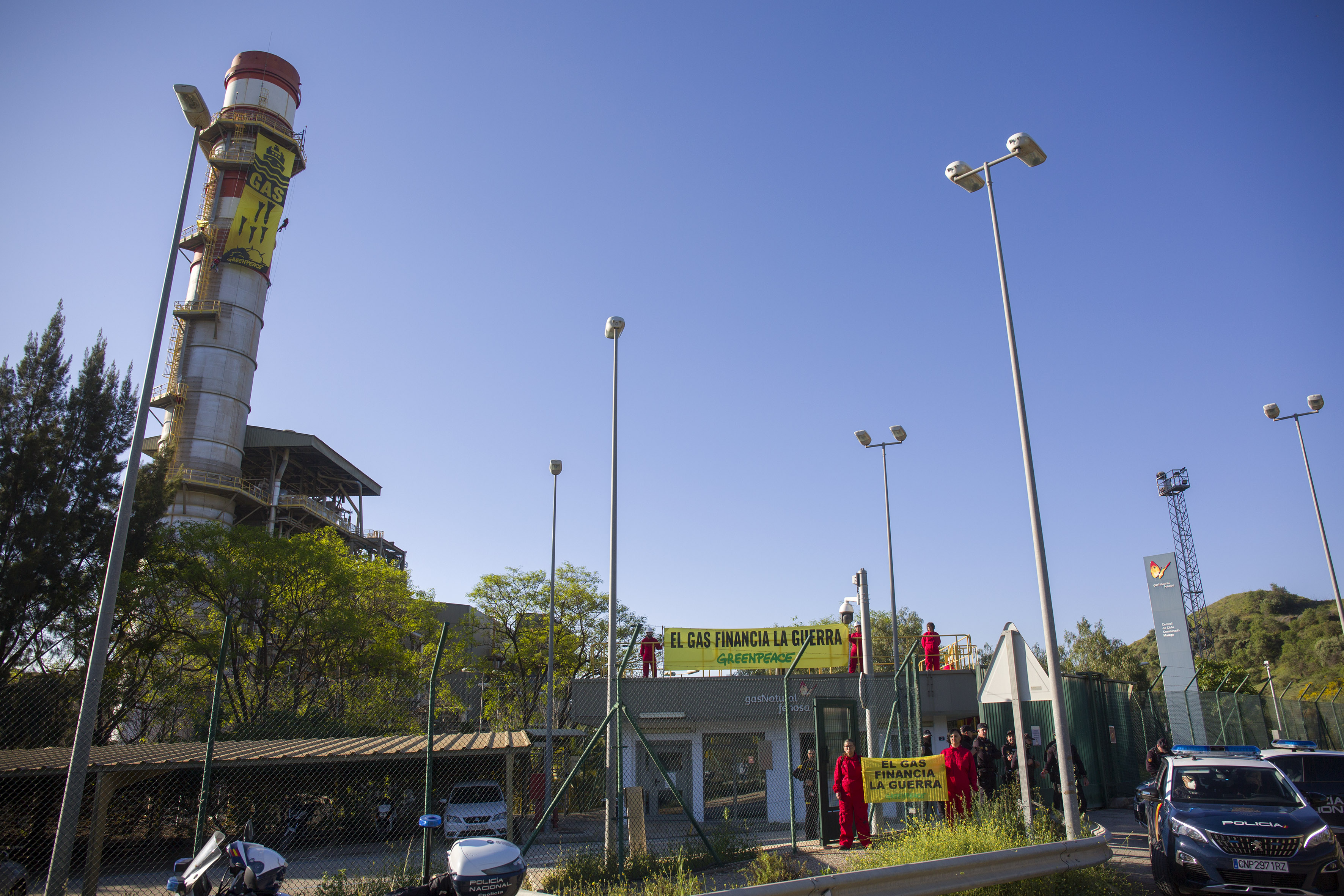 gas španija, Greenpeace accuses Spanish giant Naturgy of financing Ukraine invasion by purchasing Russian gas