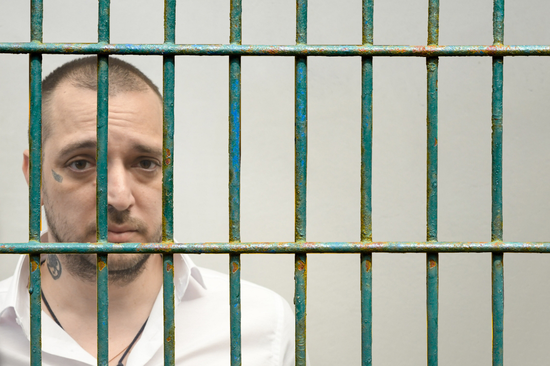 Zoran Marjanović, rešetke, kombo Foto: Dragan Mujan/Nova.rs/Shutterstock