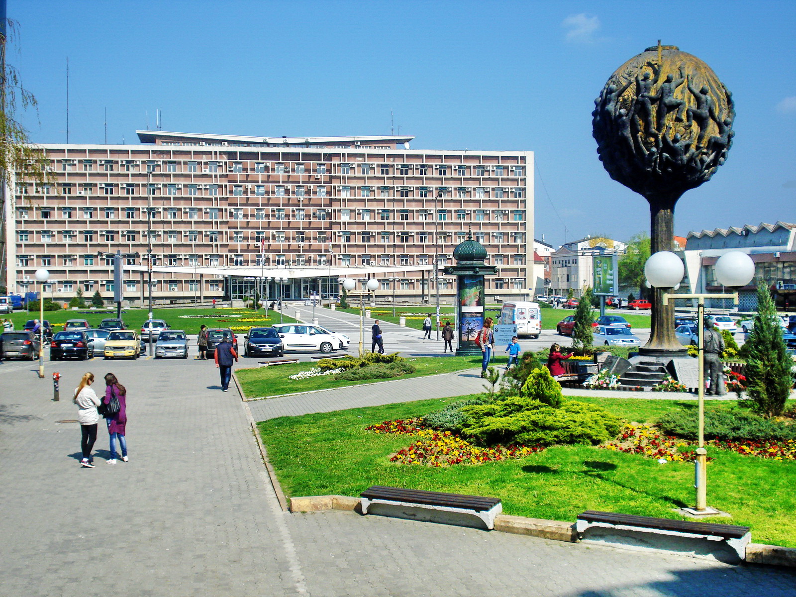 kragujevac, ko pravi zgradu, mora da zasadi drvo
