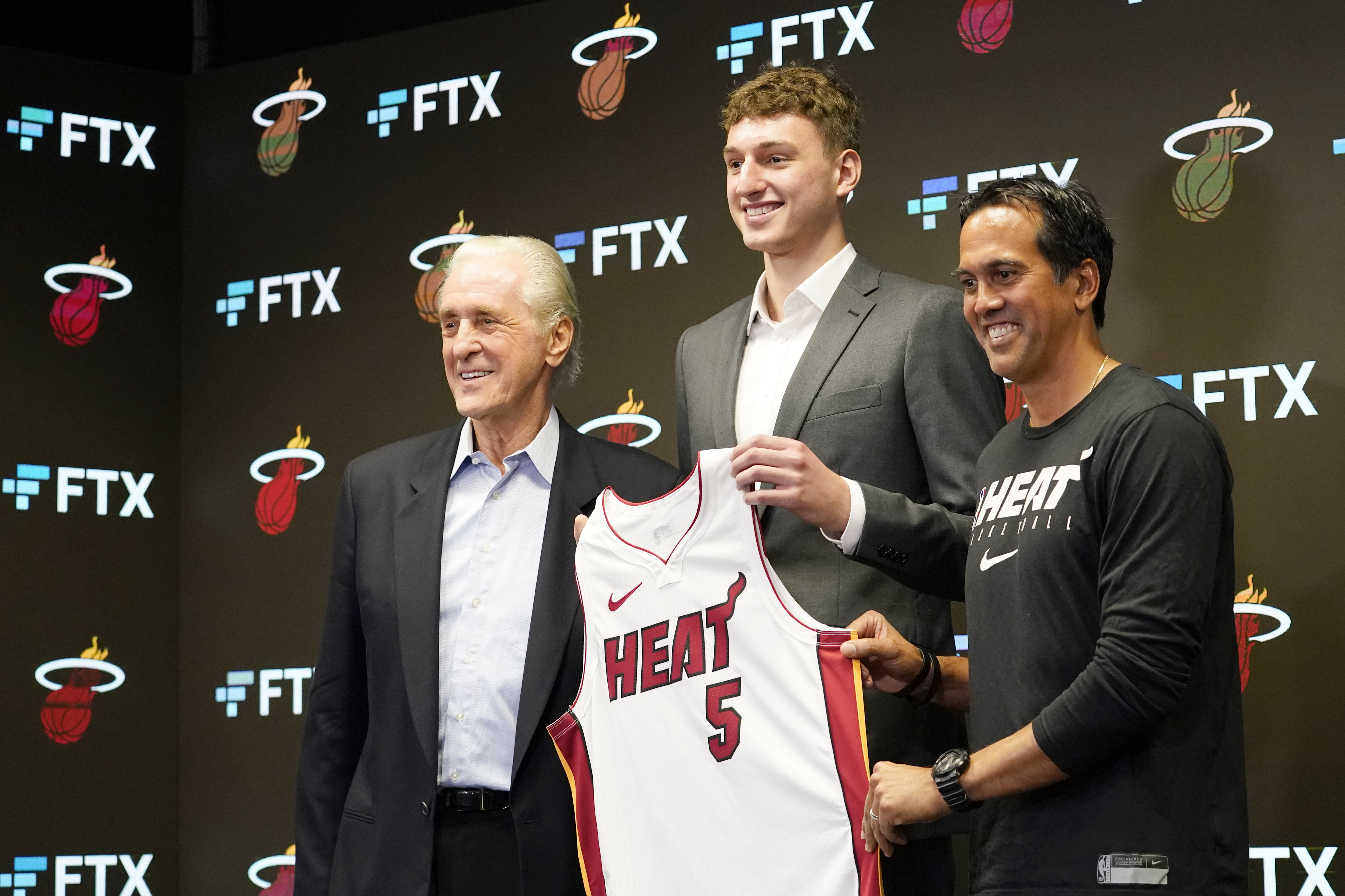 Nikola Jovic, Pat Riley, Erik Spoelstra