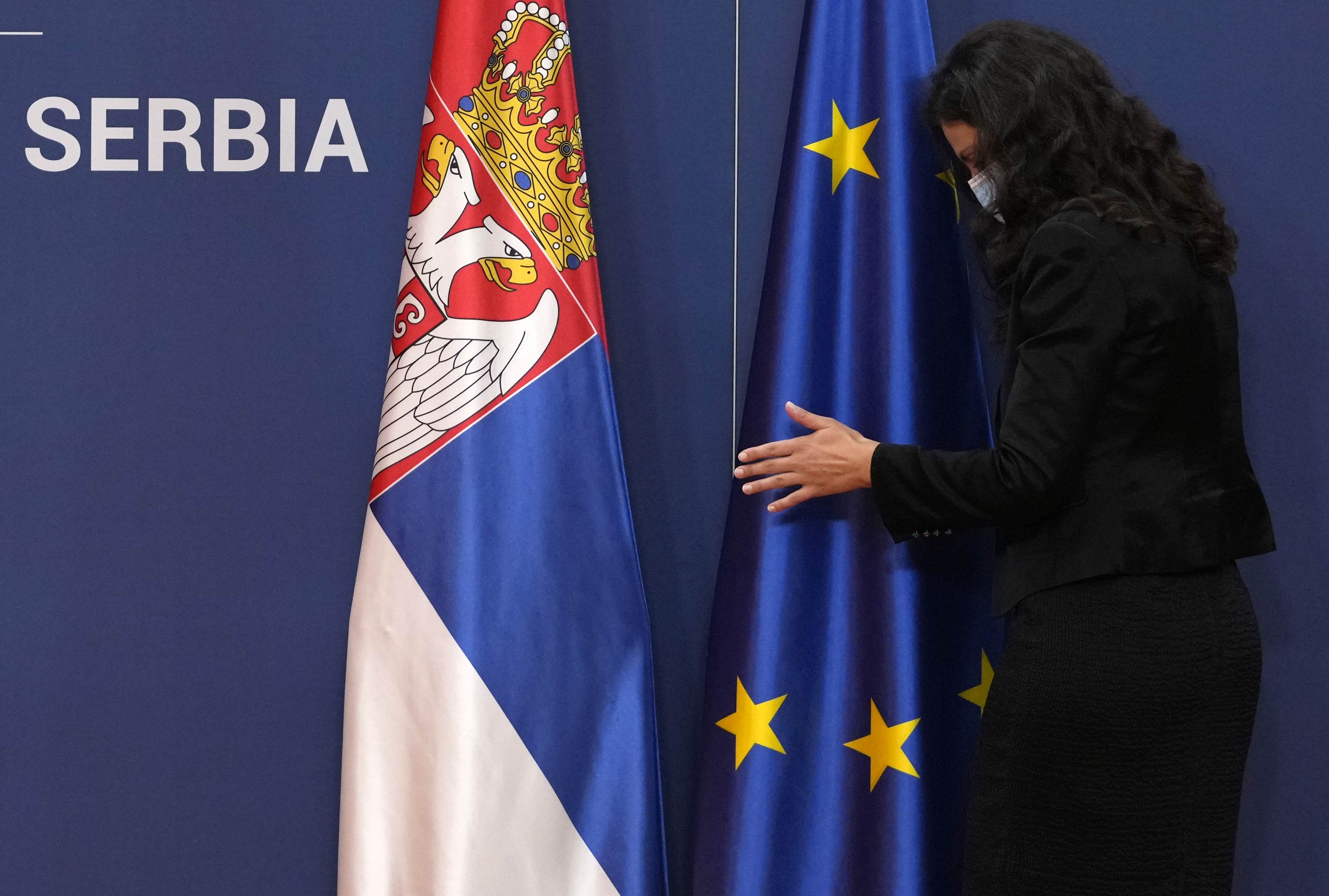 Serbia Montenegro Zastava Srbije i zastava Evropske unije