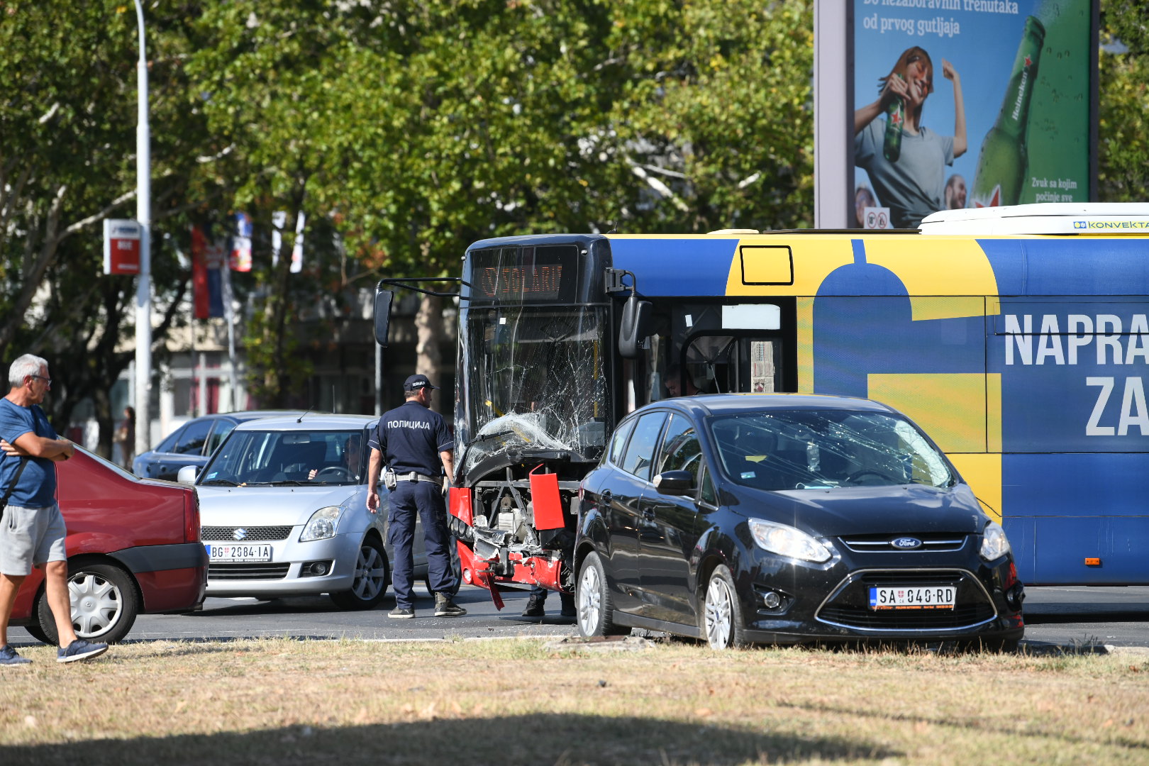 Beograd 11 avgust 2022. Gradski autobus nesreca Novi Beograd kruzni tok saobracajna nezgoda foto Vesna Lalić/Nova.rs