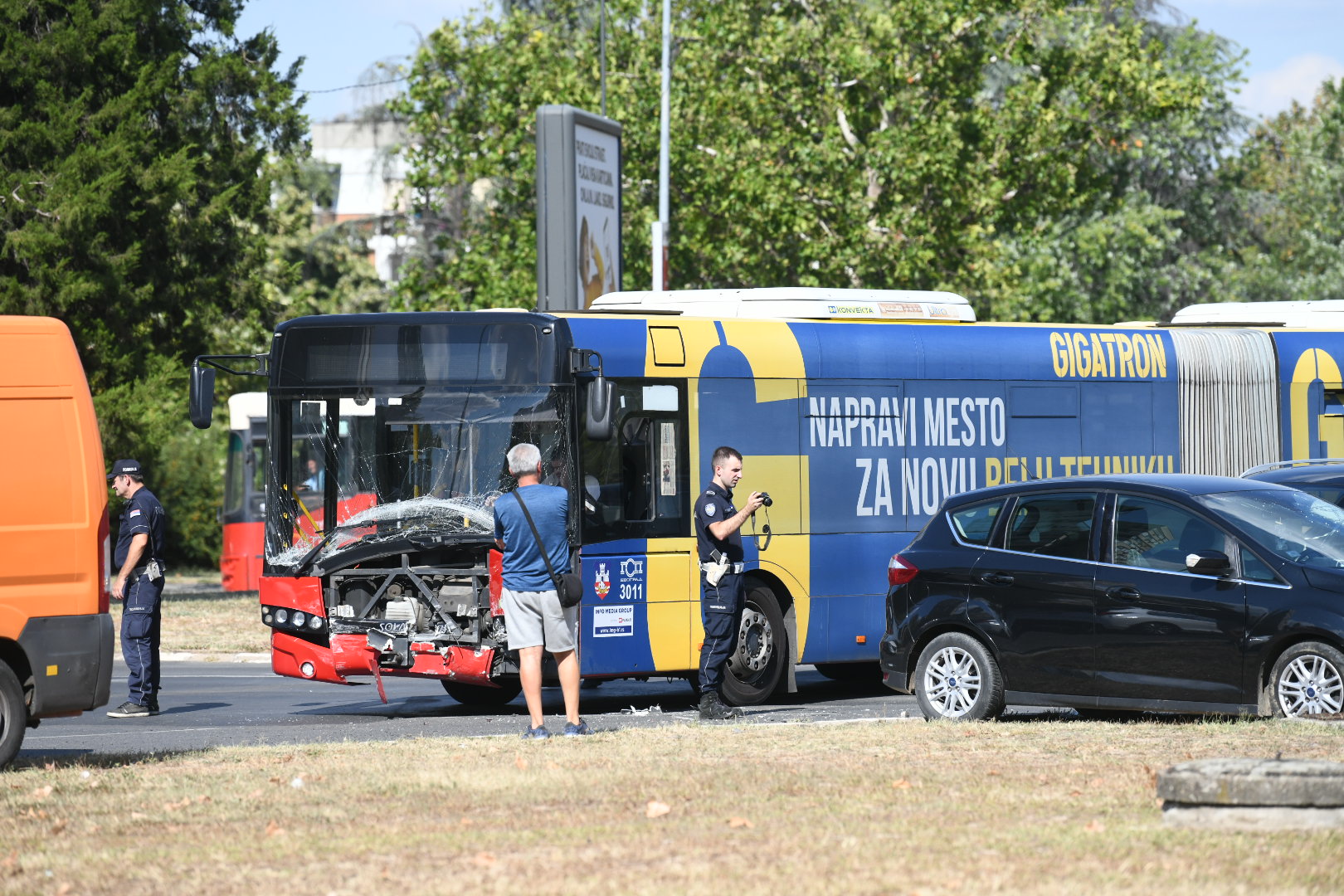 Beograd 11 avgust 2022. Gradski autobus nesreca Novi Beograd kruzni tok saobracajna nezgoda foto Vesna Lalić/Nova.rs
