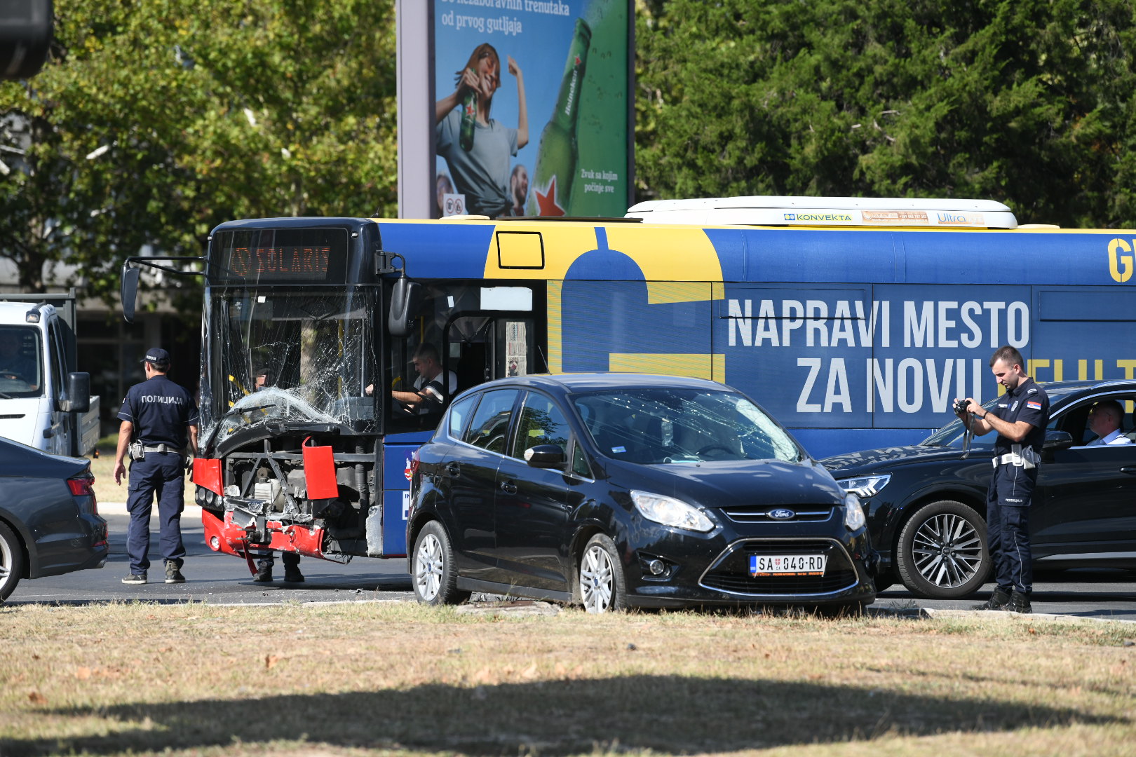 Beograd 11 avgust 2022. Gradski autobus nesreca Novi Beograd kruzni tok saobracajna nezgoda foto Vesna Lalić/Nova.rs