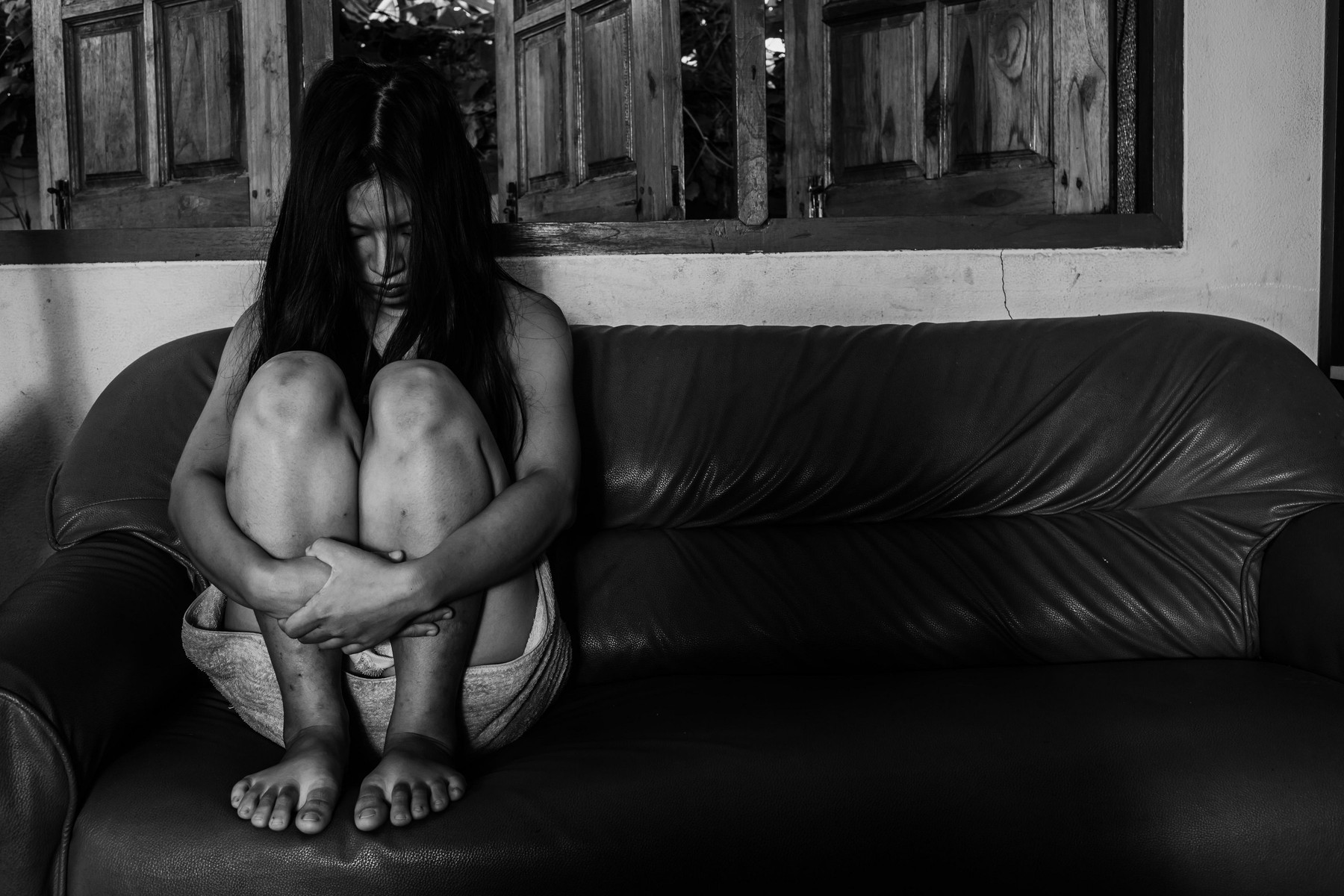 trgovina ljudima Victim of domestic violence, Human trafficking concept, End to violence against women.