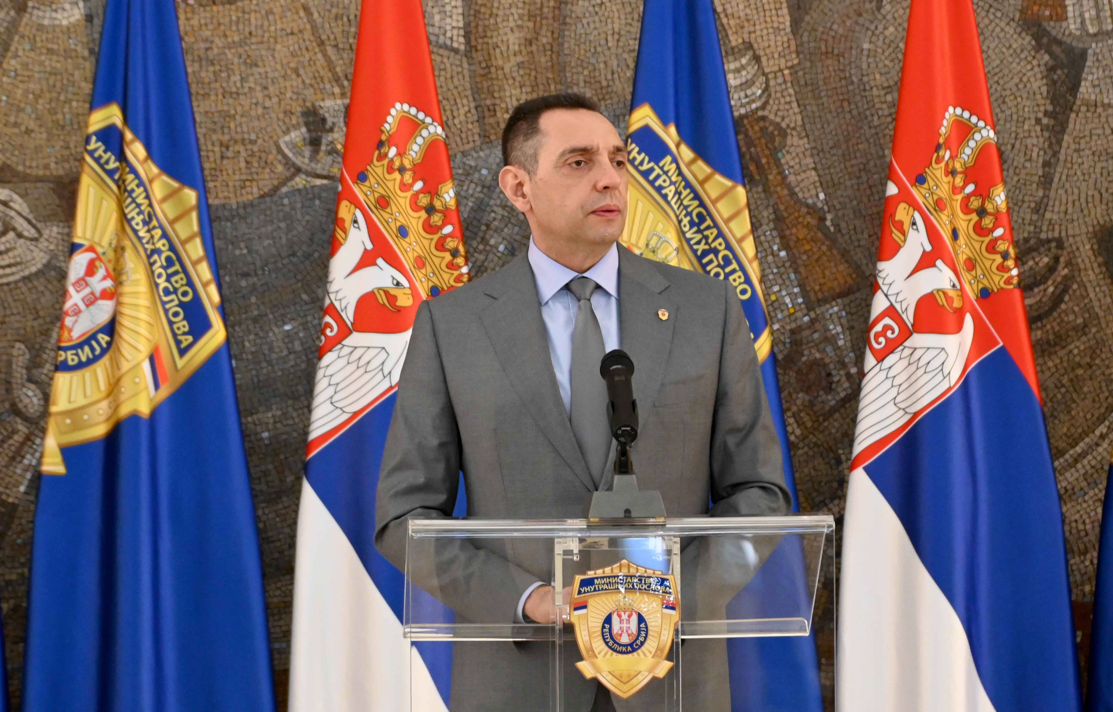 VULIN URUCIO RESENJA O PRIJEMU U RADNI ODNOS DECI PRIPADNIKA MUP