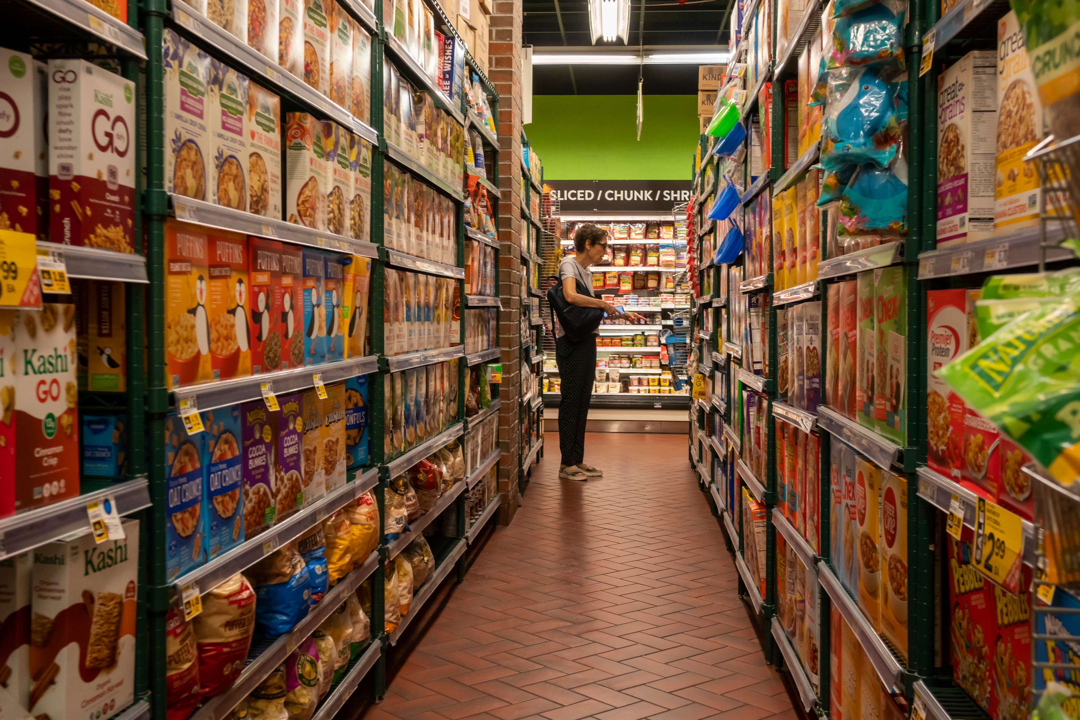 NY: Consumers, stock market, everyone contends with inflation