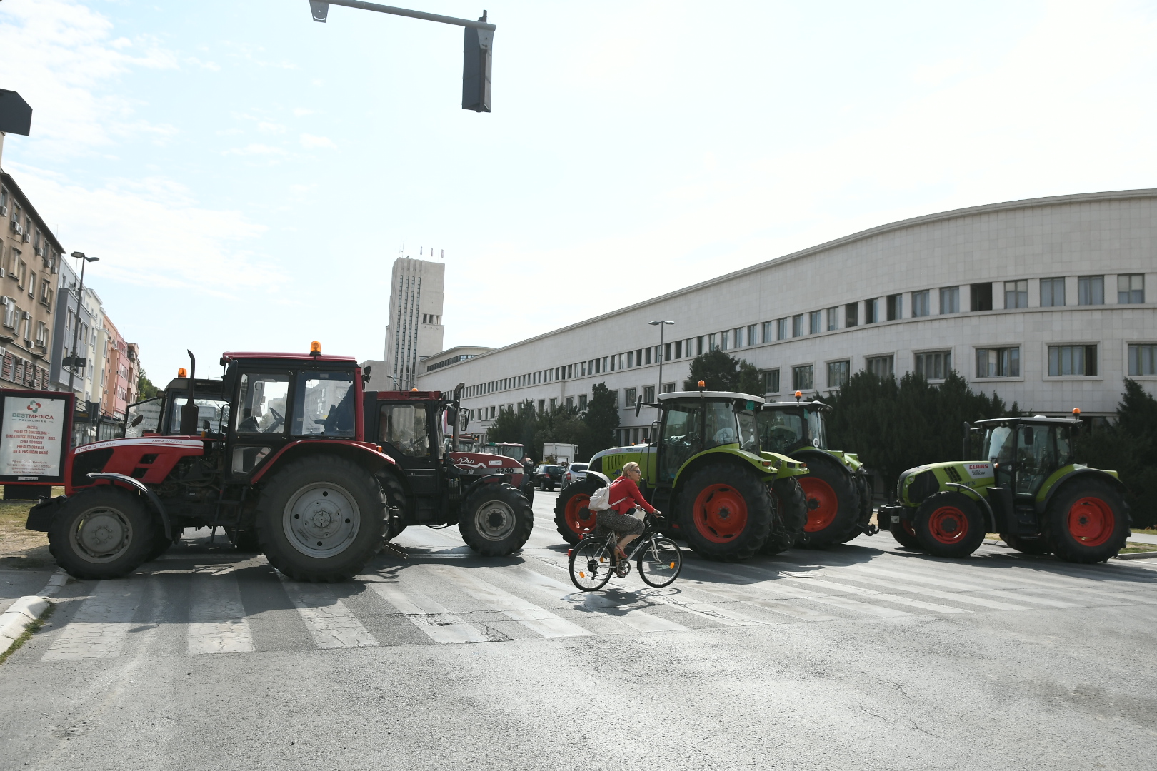 novi sad 10.8 2022 protest poljoprivrednika blokiran novi sad