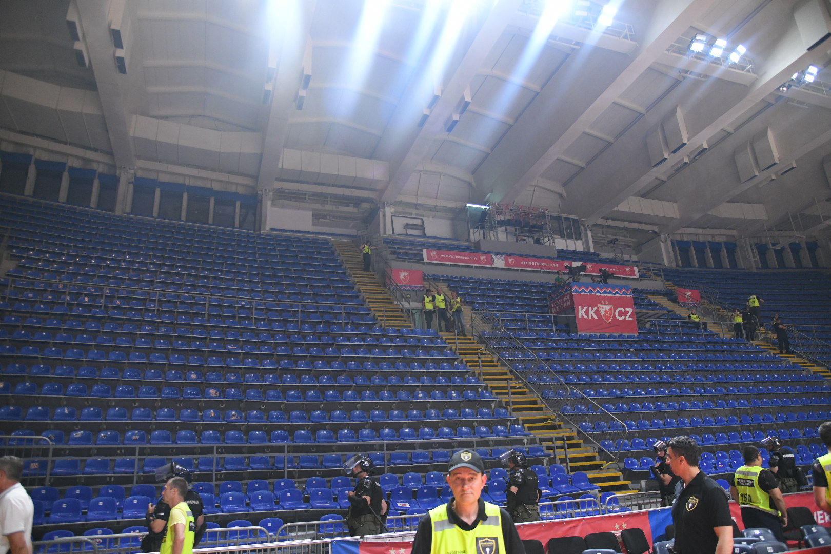 Beograd 06.06.2022. Crvena Zvezda, Partizan, košarka, derbi, Hala Pionir, prazne tribine, prazna tribina Foto: Nemanja Jovanvić/Nova.rs