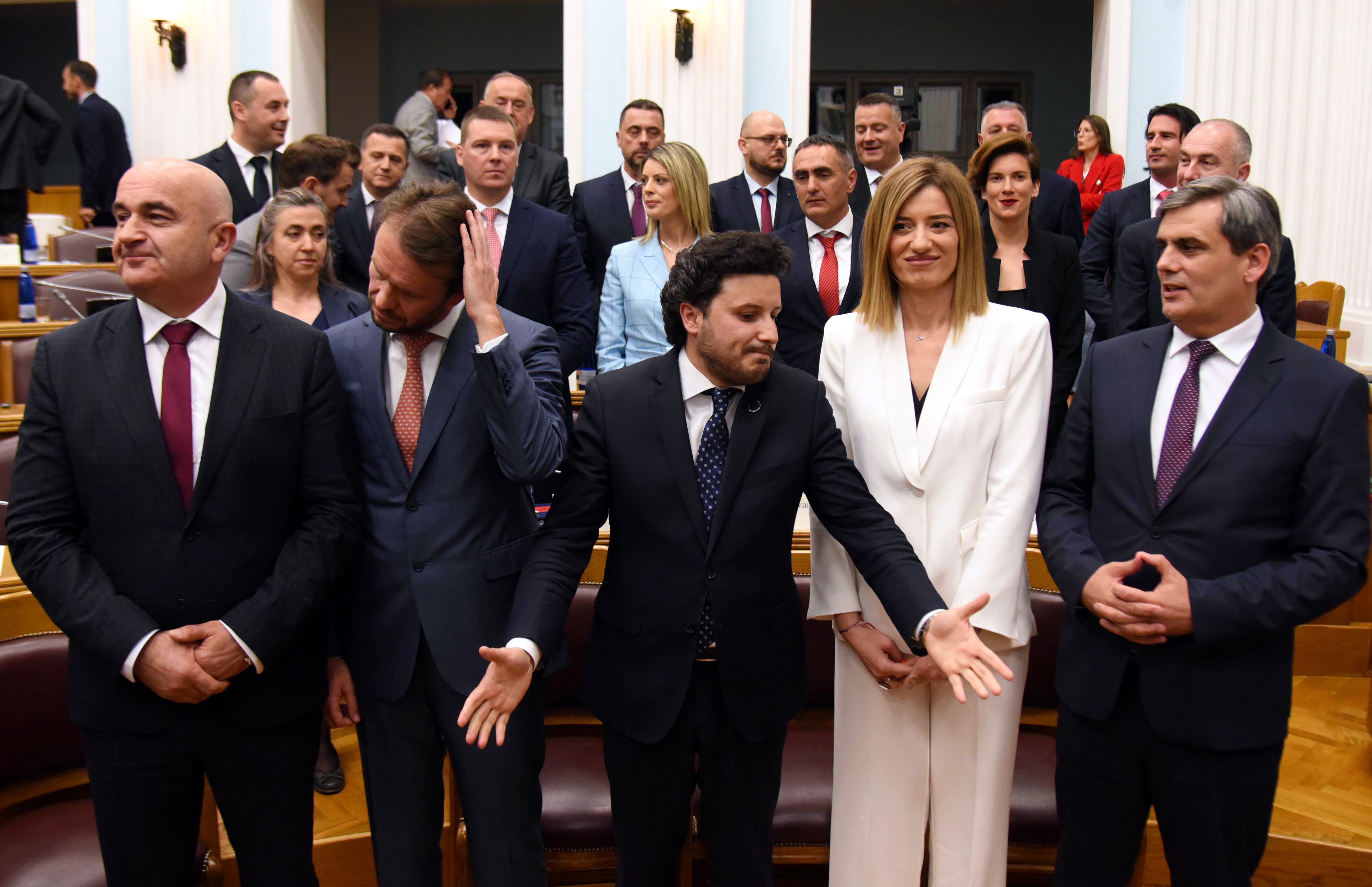 Montenegro Prime Minister delivers plan for new goverment