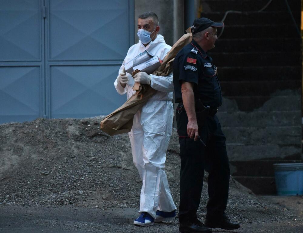 12.08.2022. Cetinje pucnjava napad  Tragedija na Cetinju: Više ljudi ubijeno, napadač mrtav
Mihajlo u dogovoru sa Vjestima i Borisom