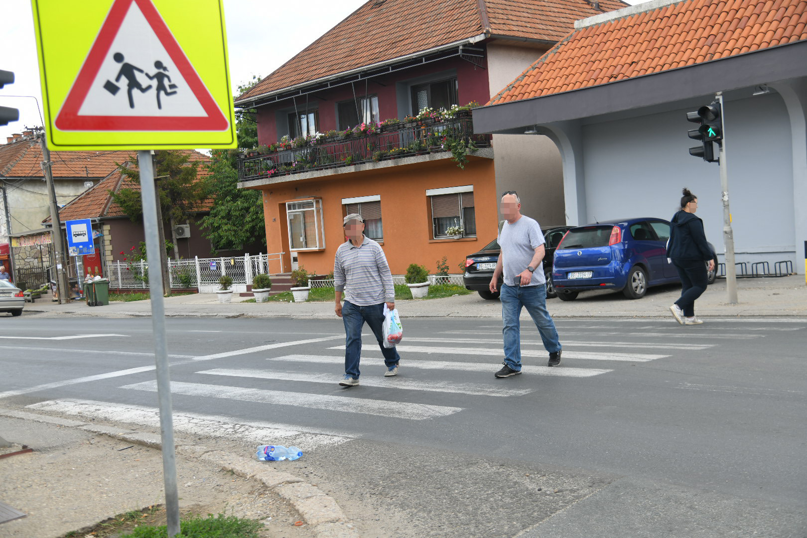 Stepojevac, 11.07.2022. Ubistvo, pešački prelaz na kom je ubijen čovek, Miloš N. pretukao nasmrt Zorana J. Foto: Nemanja Jovanović/Nova.rs