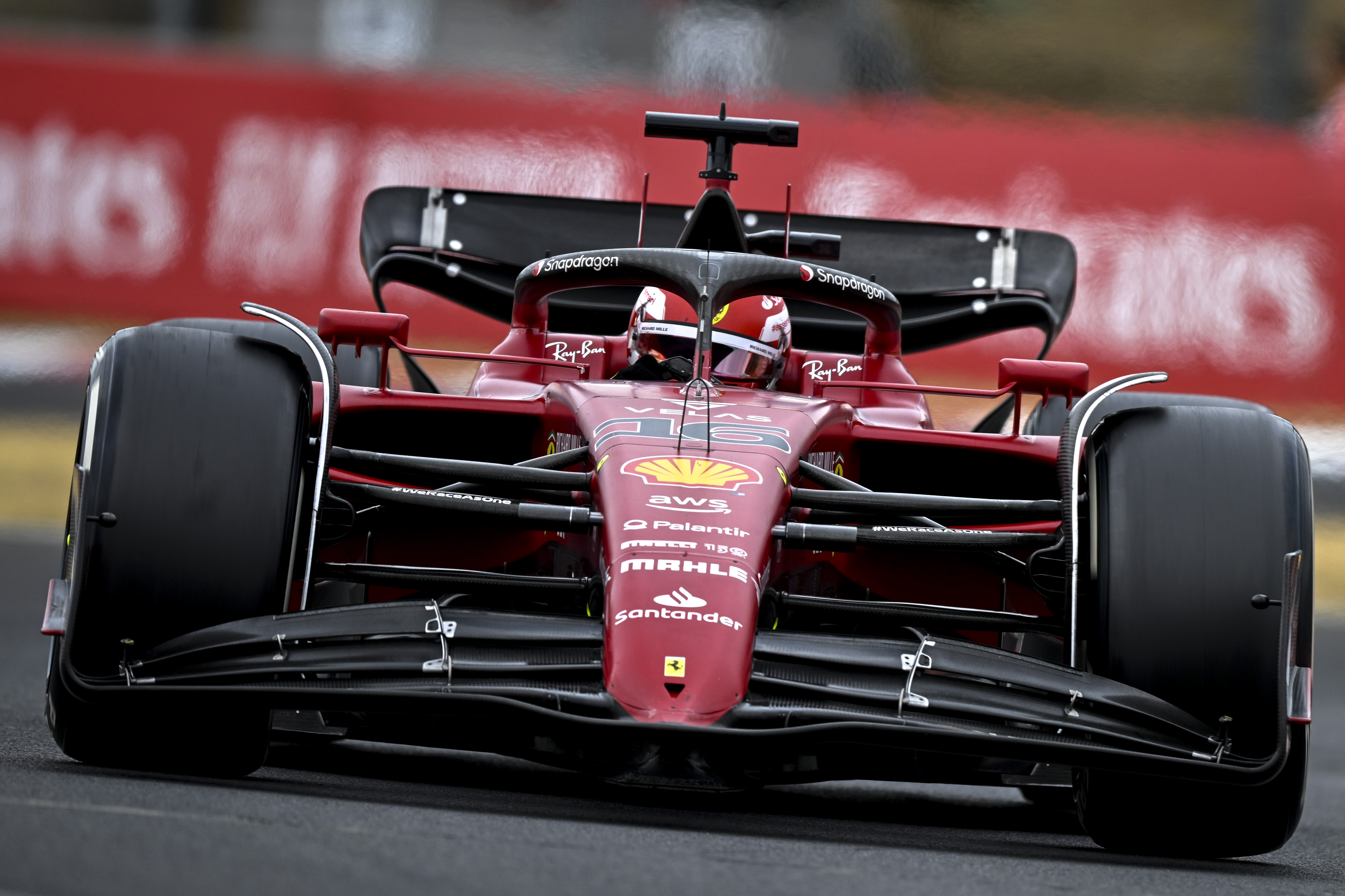 epa10100209 Monaco's Formula One driver Charles Leclerc of Scuderia Ferrari in action during the Formula One Grand Prix of Hungary at the Hungaroring circuit in Mogyorod, near Budapest, Hungary, 31 July 2022.  EPA-EFE/CHRISTIAN BRUNA