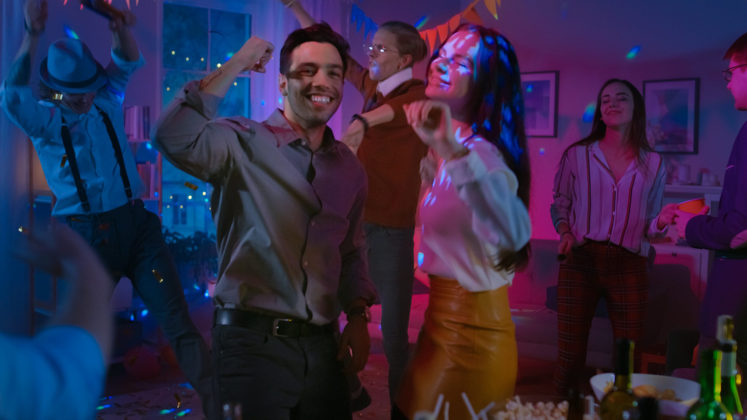 Žurka, kučna žurka, proslava, rođendan, rodjendan Foto: Shutterstock