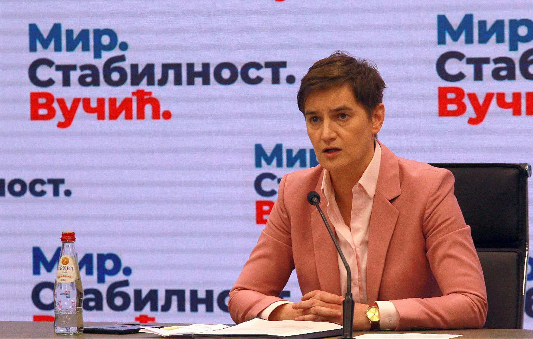 Mesto: Beograd
Datum: Thu Jun 16 18:21:20 CEST 2022
Dogadjaj: POLITIKA - konferencija za novinare posle sednice Predsedništva Srpske napredne stranke (SNS)
Fotoreporter: Aleksandar Barda
Ličnosti: Ana Brnabić
Izvor: FoNet