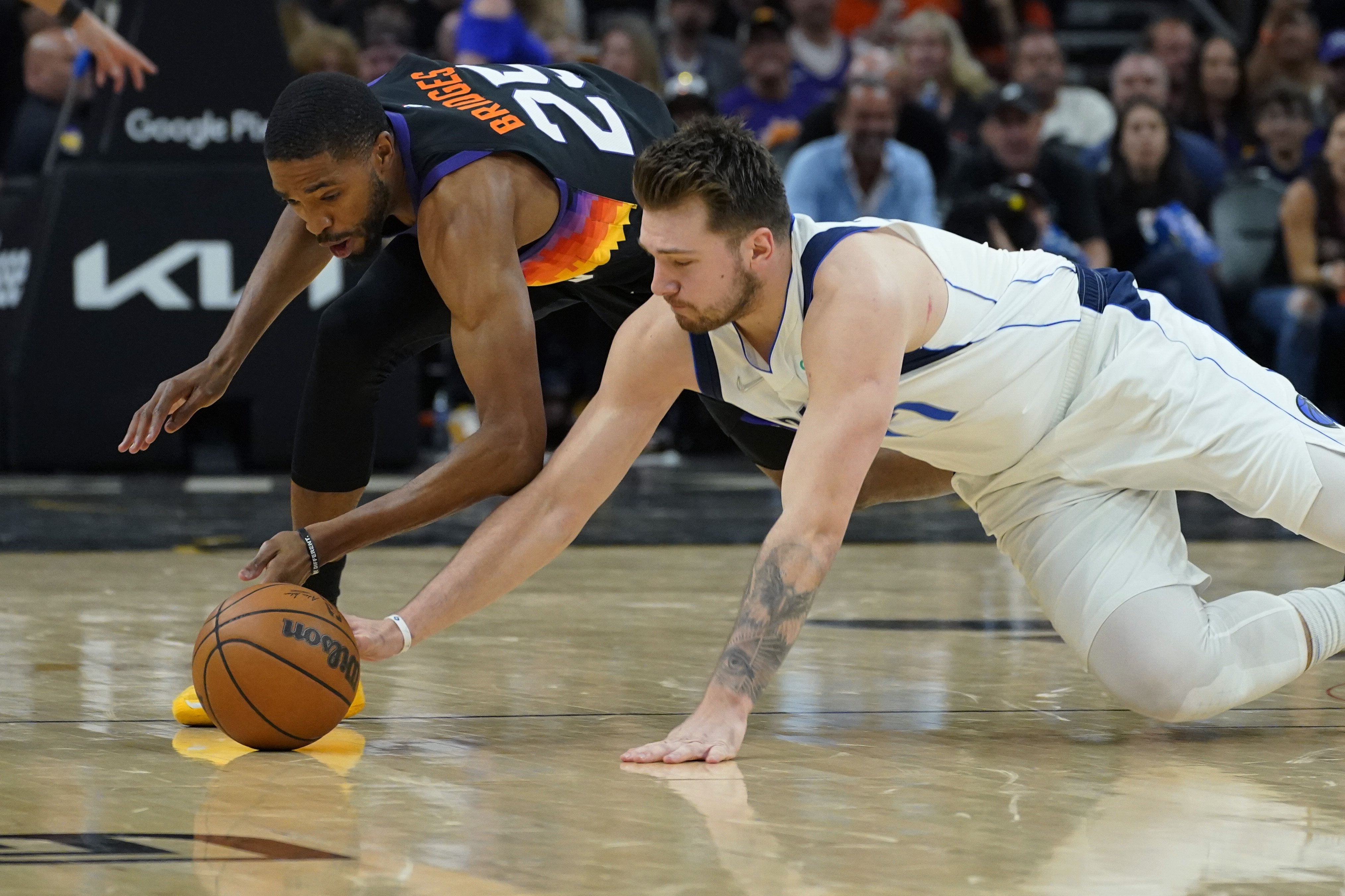 Mavericks Suns Basketball