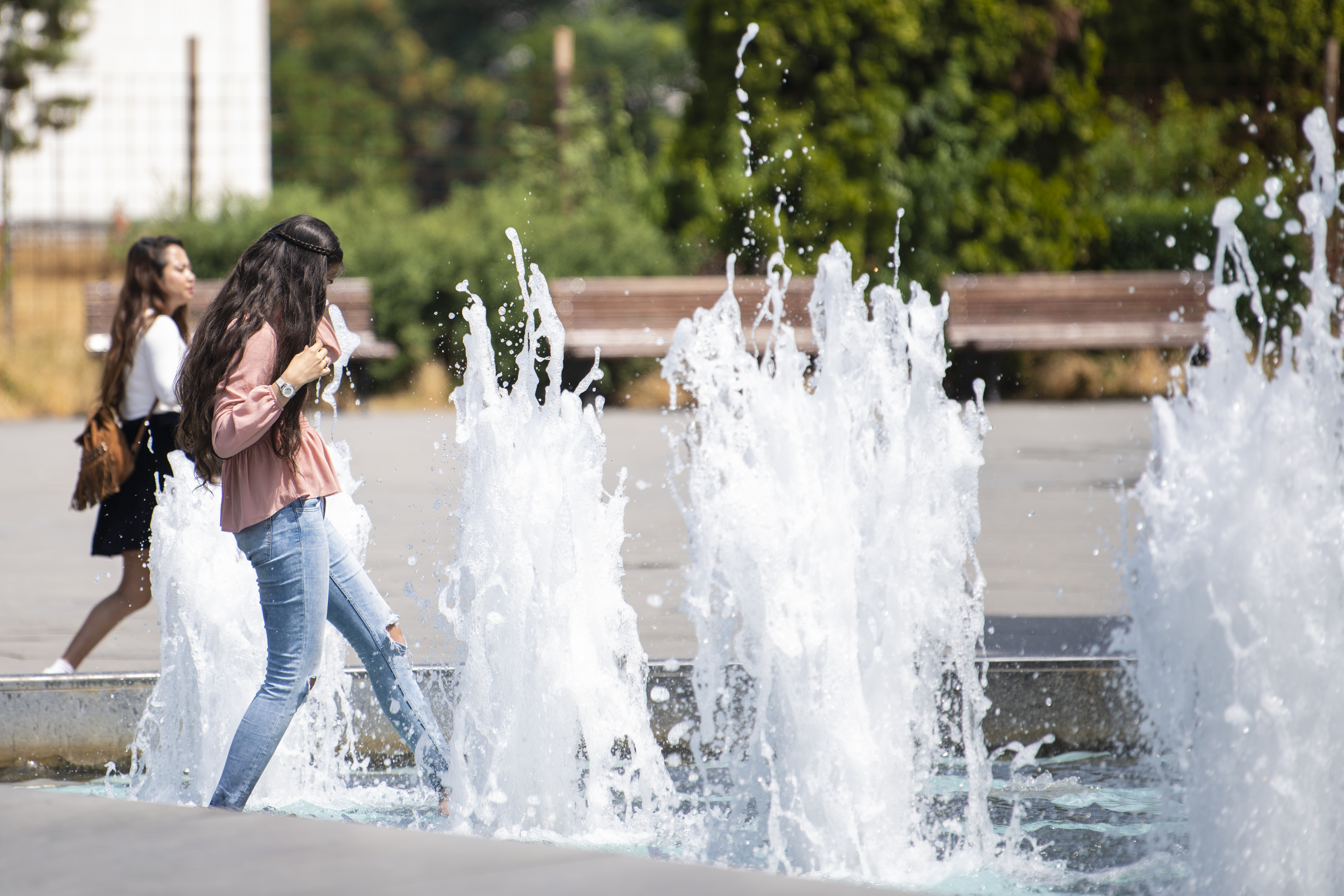 beograd 13.07.2021 toplo vreme, vrucina fontana kupanje rashlađivanje
