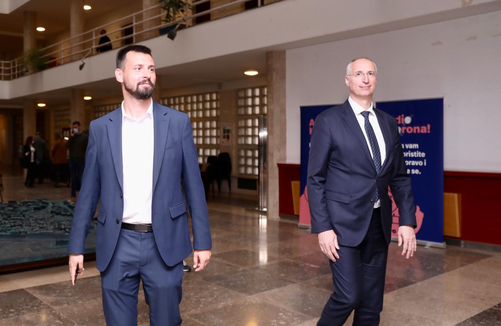 31.03.2022., Split - Gradonacelnik Splita Ivica Puljak i njegov zamjenik Bojan Ivosevic na konferenciji za medije u Gradskoj upravi podnijeli su ostavke na svoja mjesta. Photo: Ivo Cagalj/PIXSELL