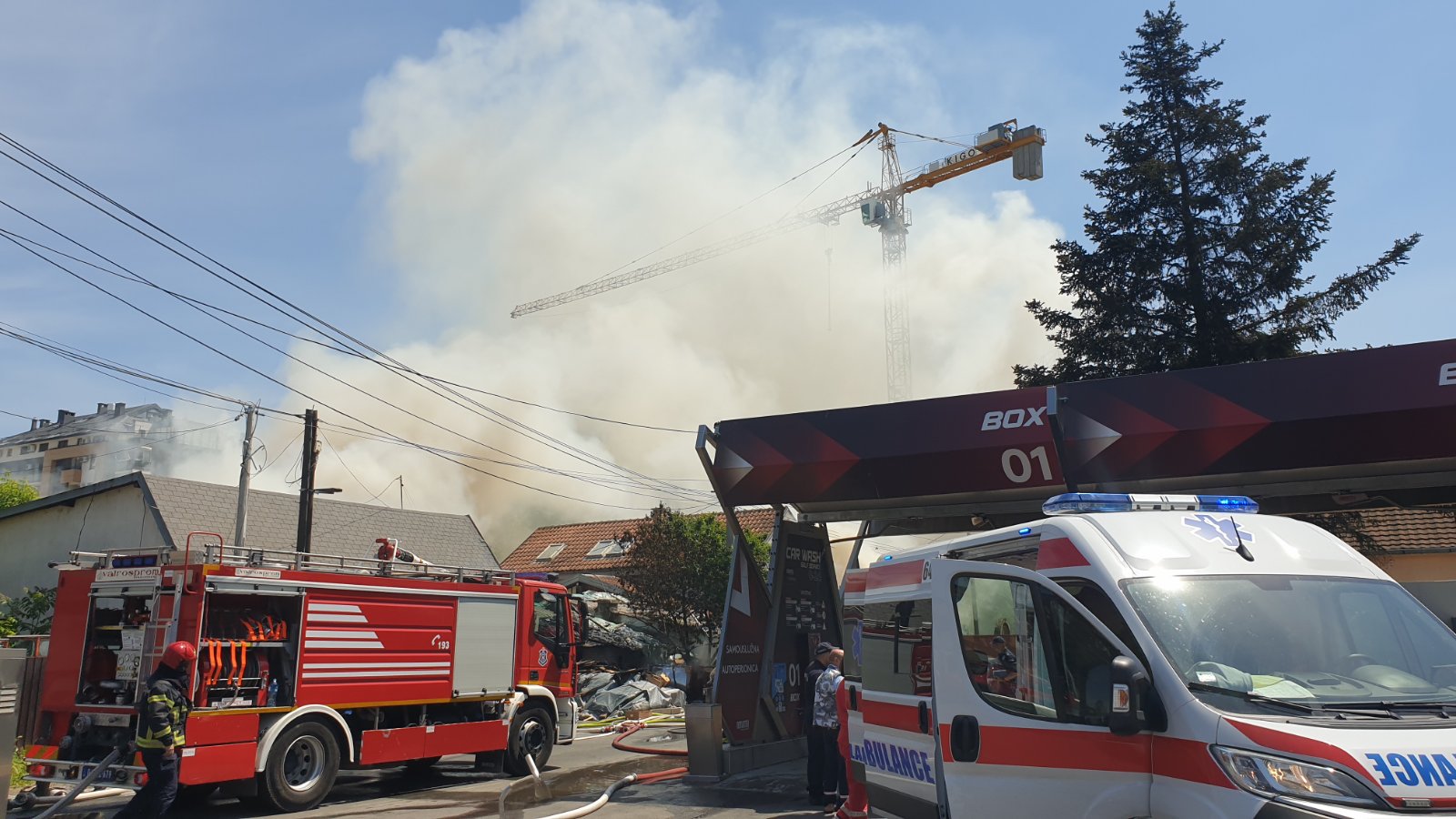 Beograd 21.05.2022. Tošin bunar, požar, vatrogasci Foto: Nova.rs