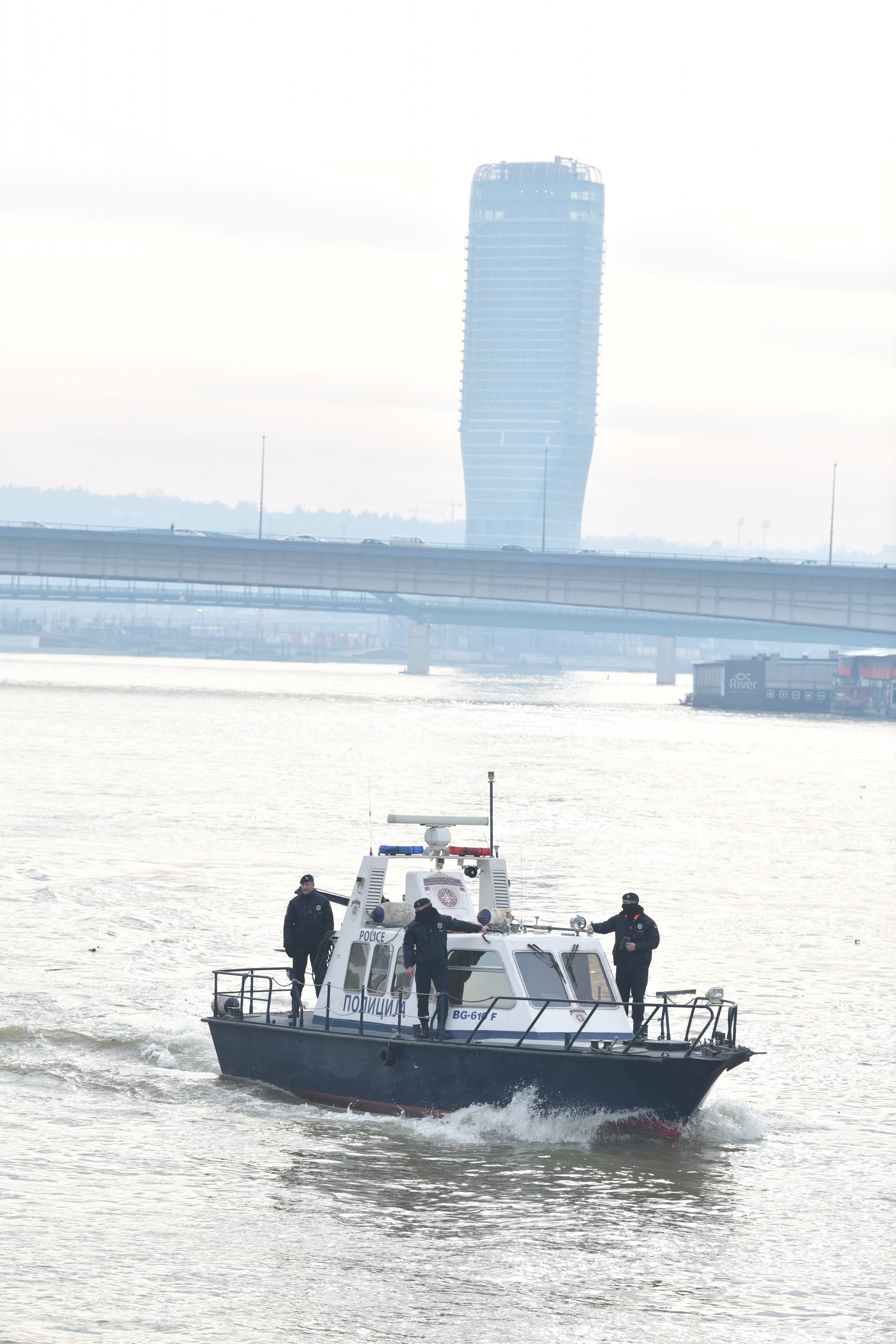 Beograd 03. januar 2022. Potraga za nestalim mladicem Matejem Perisem kod Beton hale recna policija Foto:Goran Srdanov/Nova.rs