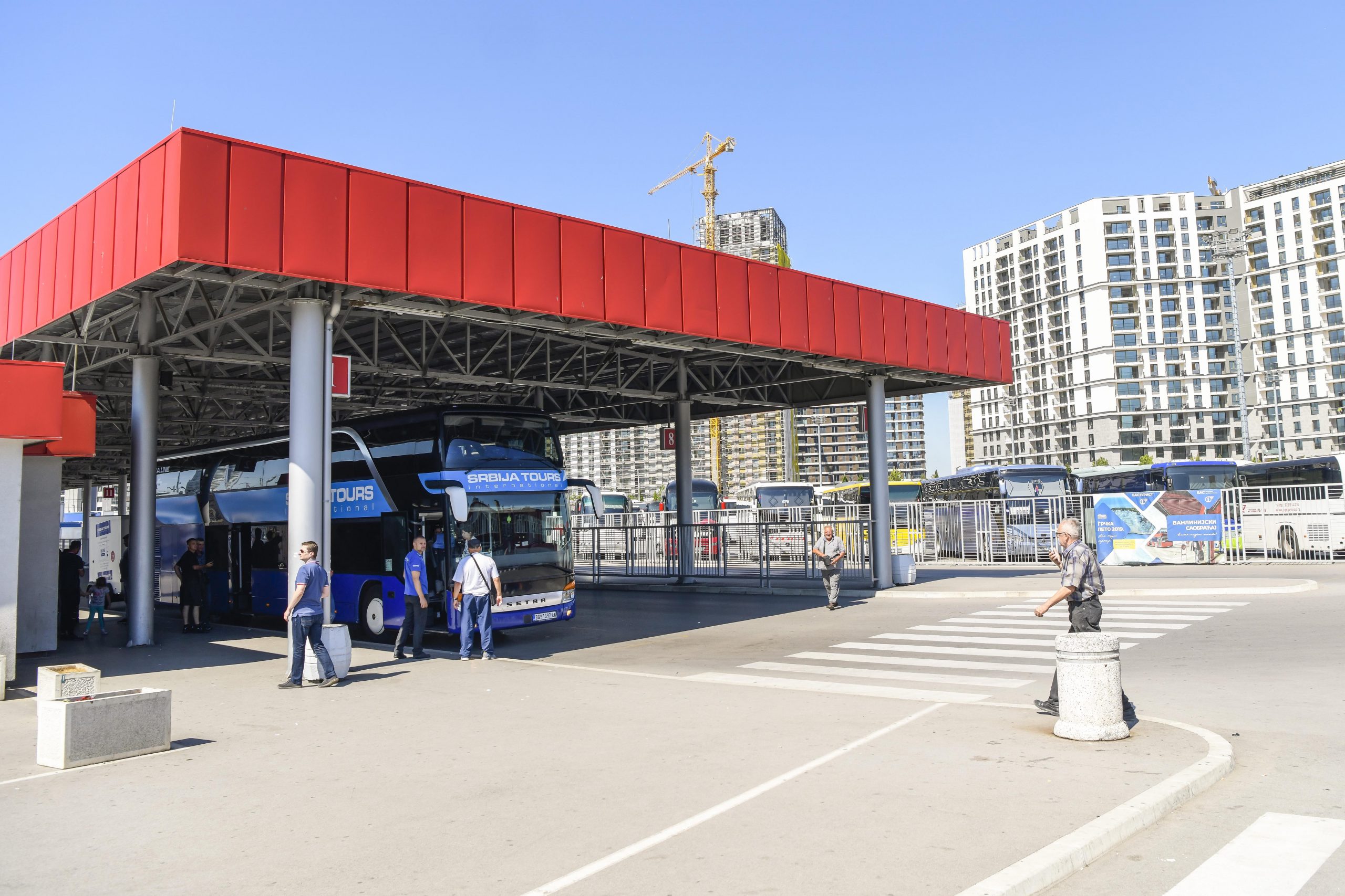Beograd 07.07.2022. Autobuska stanica Beograd, dolazni peron, peroni, autobusi, Beograd na vodi Foto: Goran Srdanvo/Nova.rs