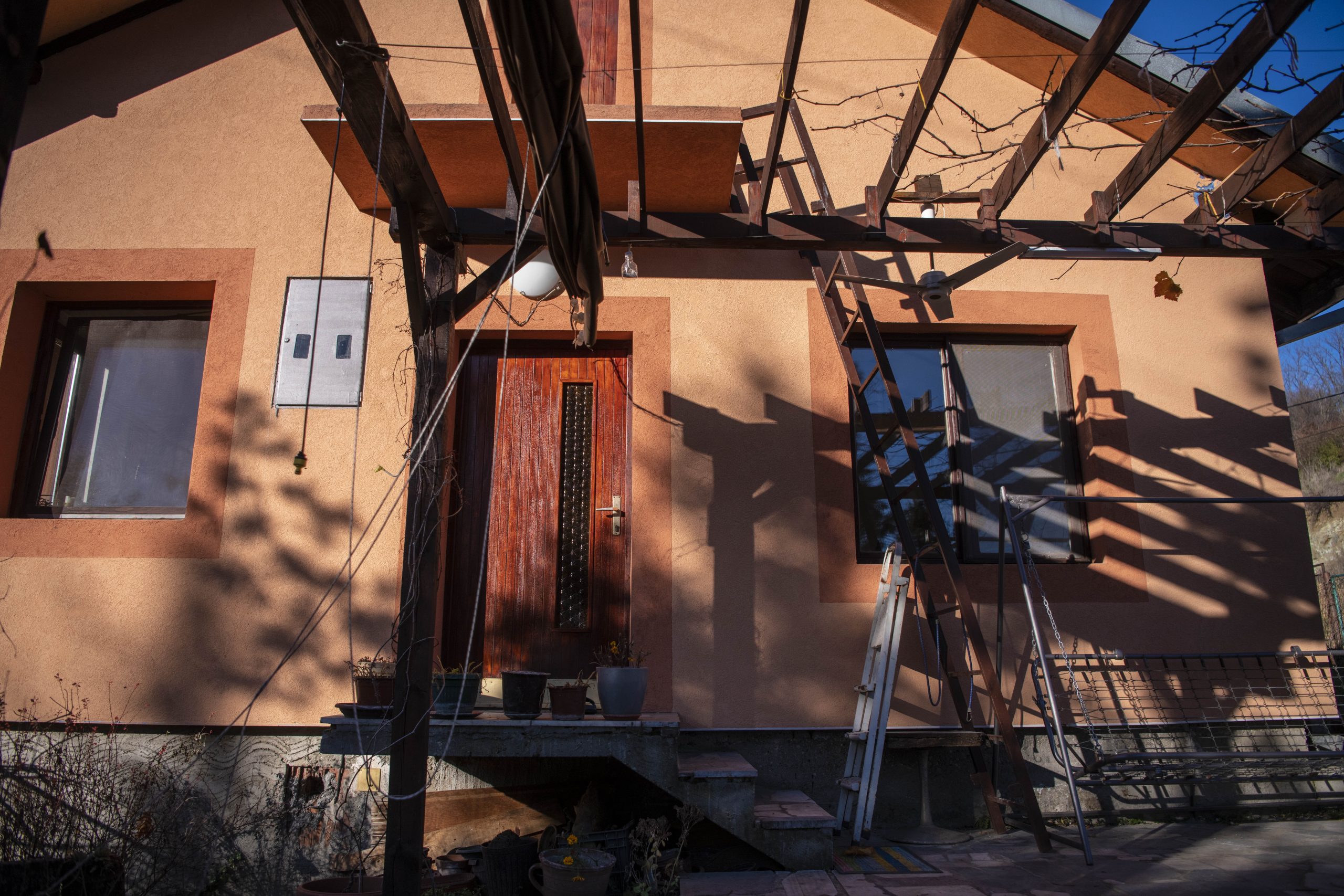Beograd 01. decembar 2021. Lestane posledice eksplozije, eksplozija fabrike oruzja, protivgradnih raketa fabrika Edepro Foto:Dragan Mujan/Nova.rs