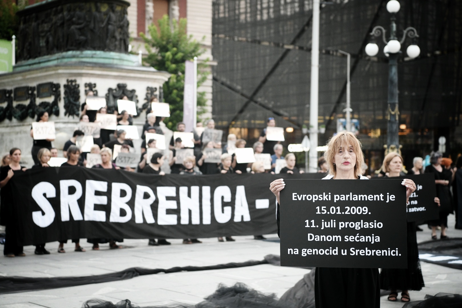 Beograd 10.07.2022. Žene u crnom. Skup na Trgu Republike. Srebrenica, Evropski parlament je 11. jul proglasio Danom sećanja na genocid u Srebrenici Foto: Vesna Lalić/Nova.rs
