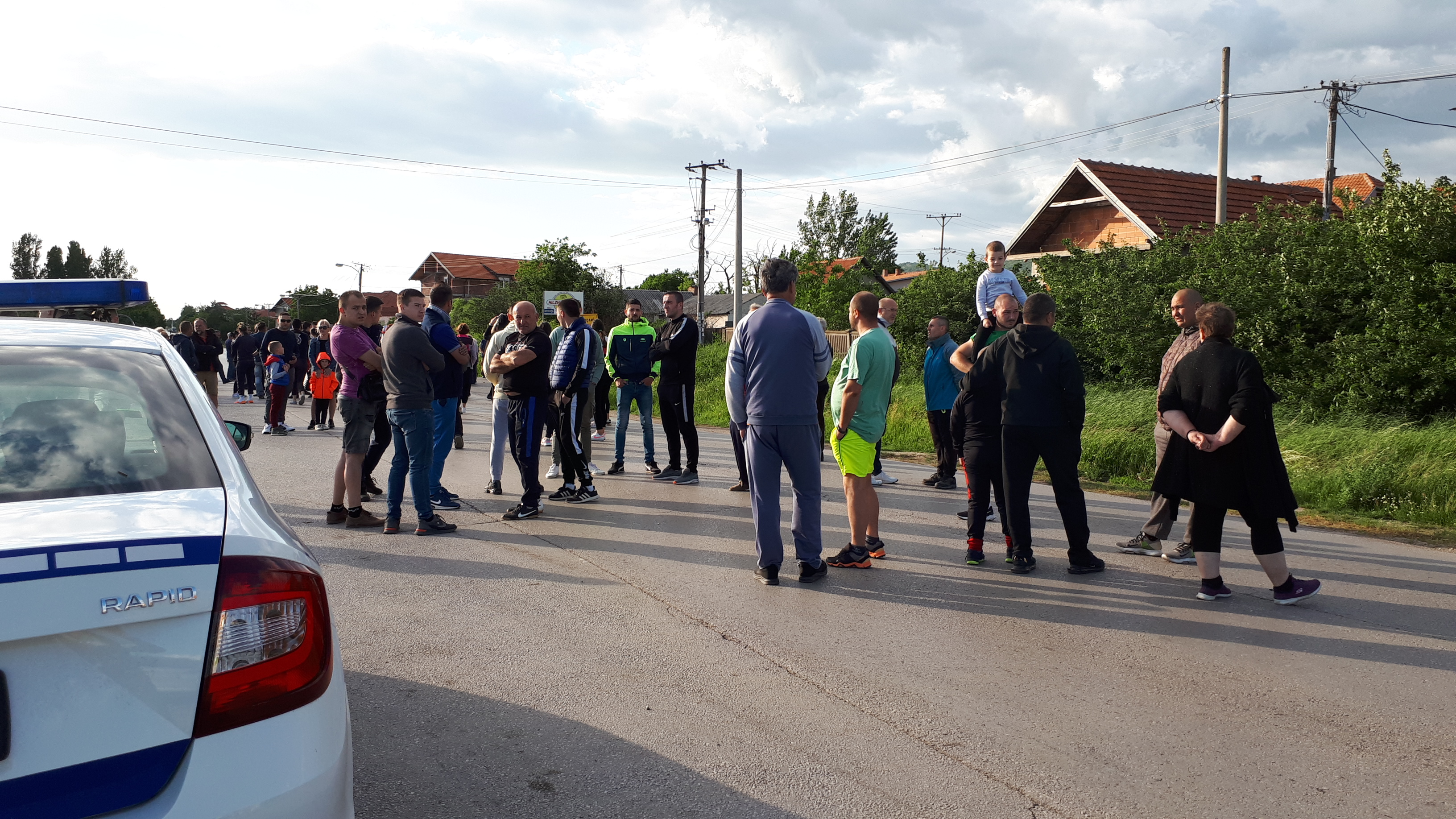 Niš, 18.05.2022. Blokada puta Niš-Aleskinac, kod sela Čamurlija, selo Čamurlija, put, blokada Foto: Miljana Isailović/Nova.rs