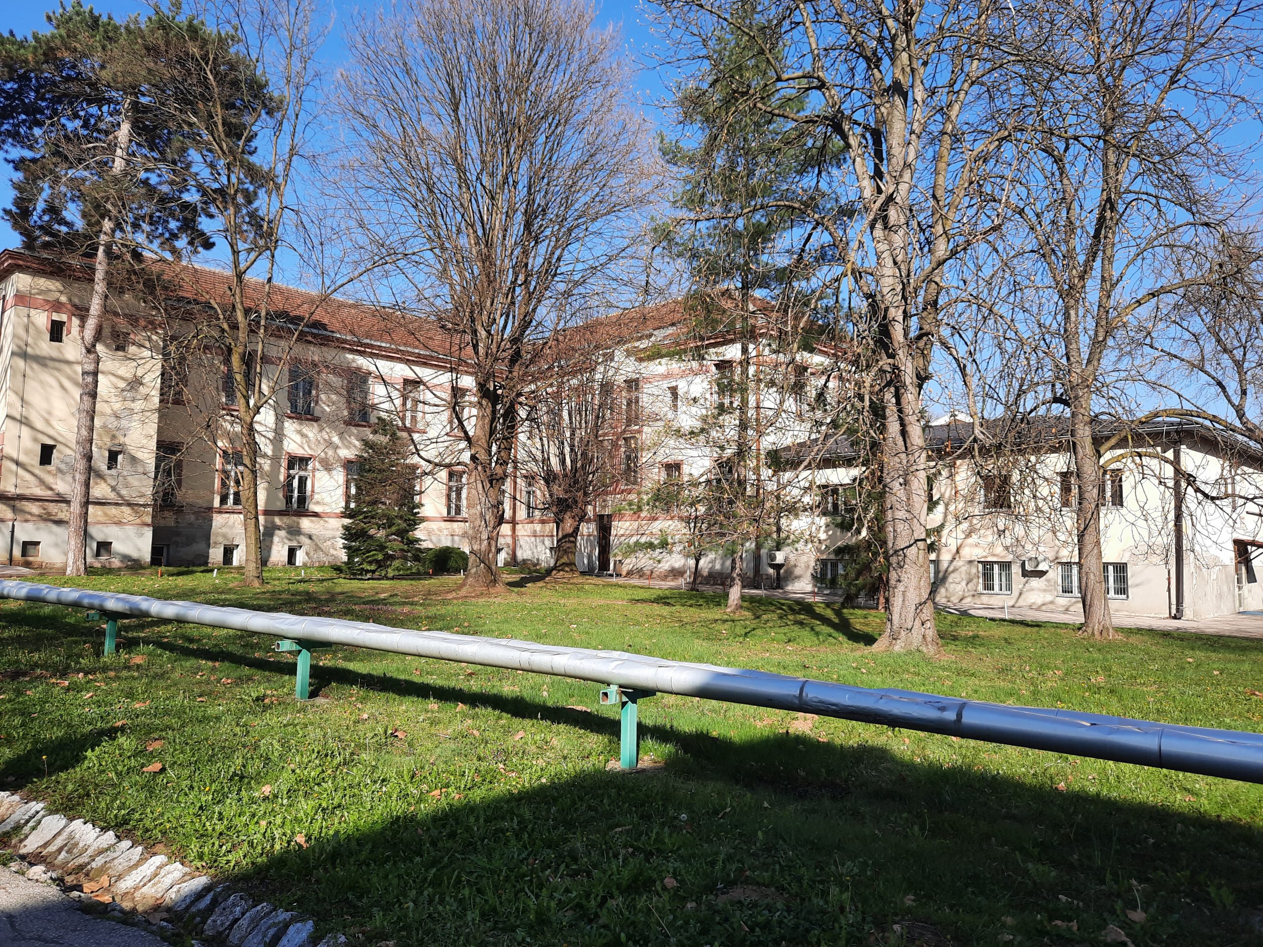 bolnica Čačak, automobil udario pešake