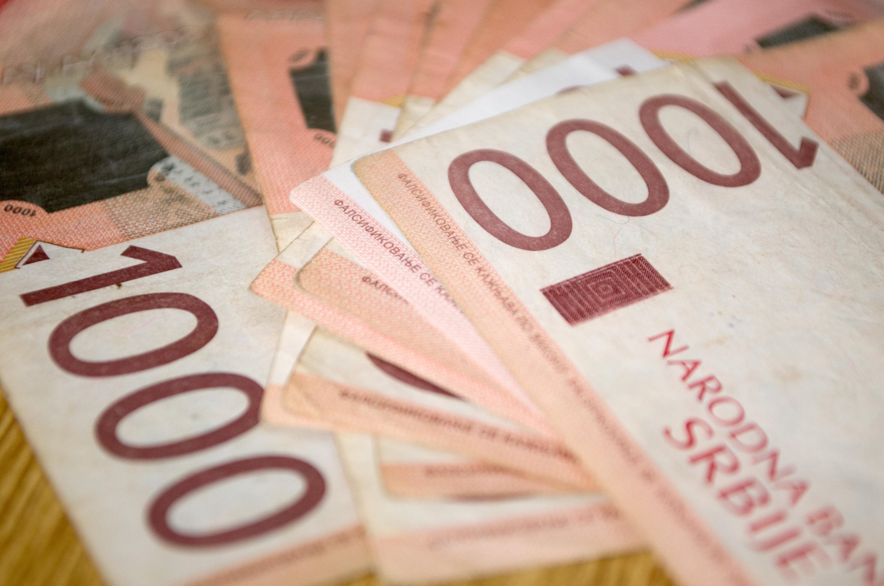 novac pare dinar minimalac Serbian dinar money, banknotes of 1,000 dinars