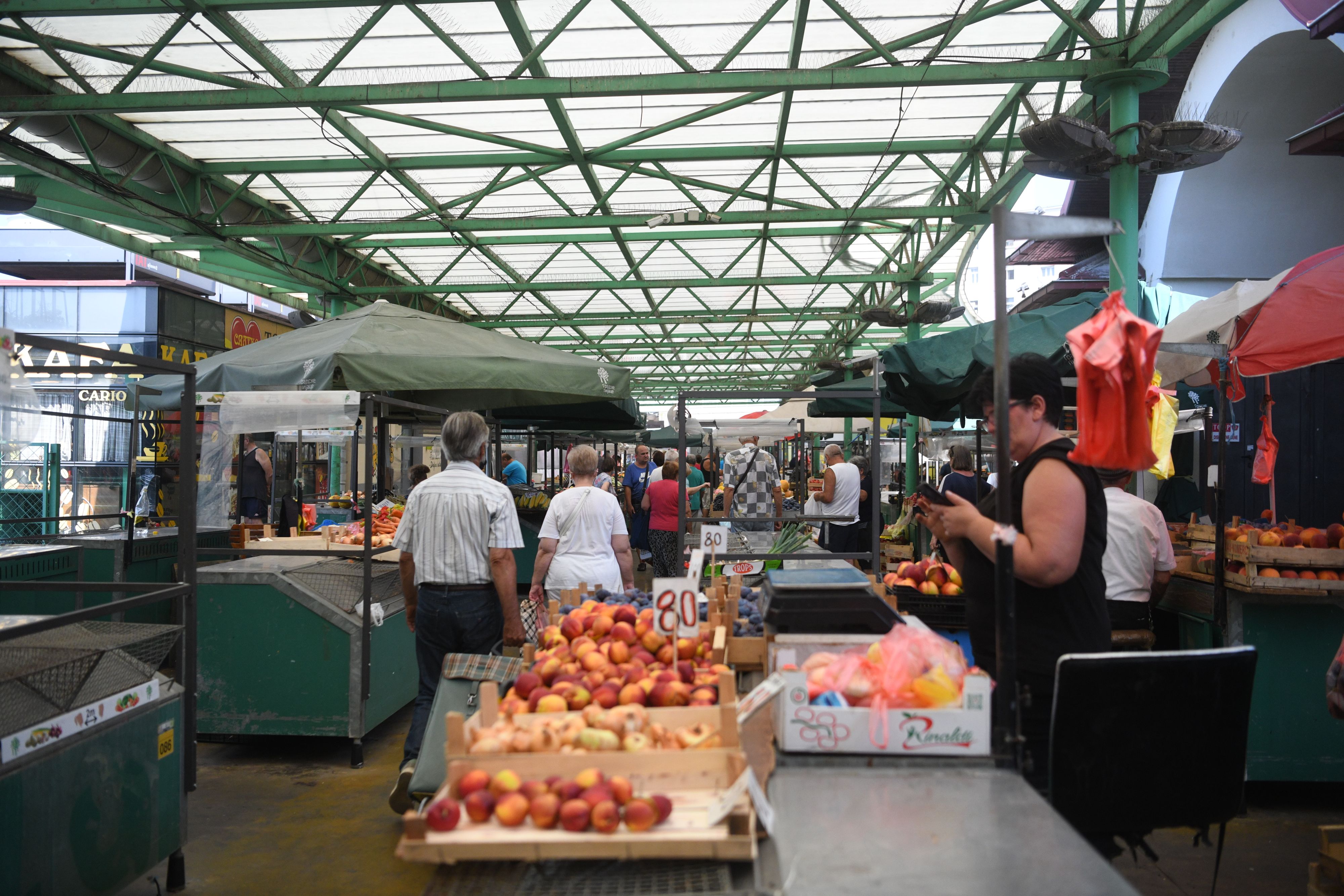 Beograd 16.08.2021. Pijaca Zeleni venac, tezga, tezge, voće, povrće Foto: Filip Krainčanić/Nova.rs